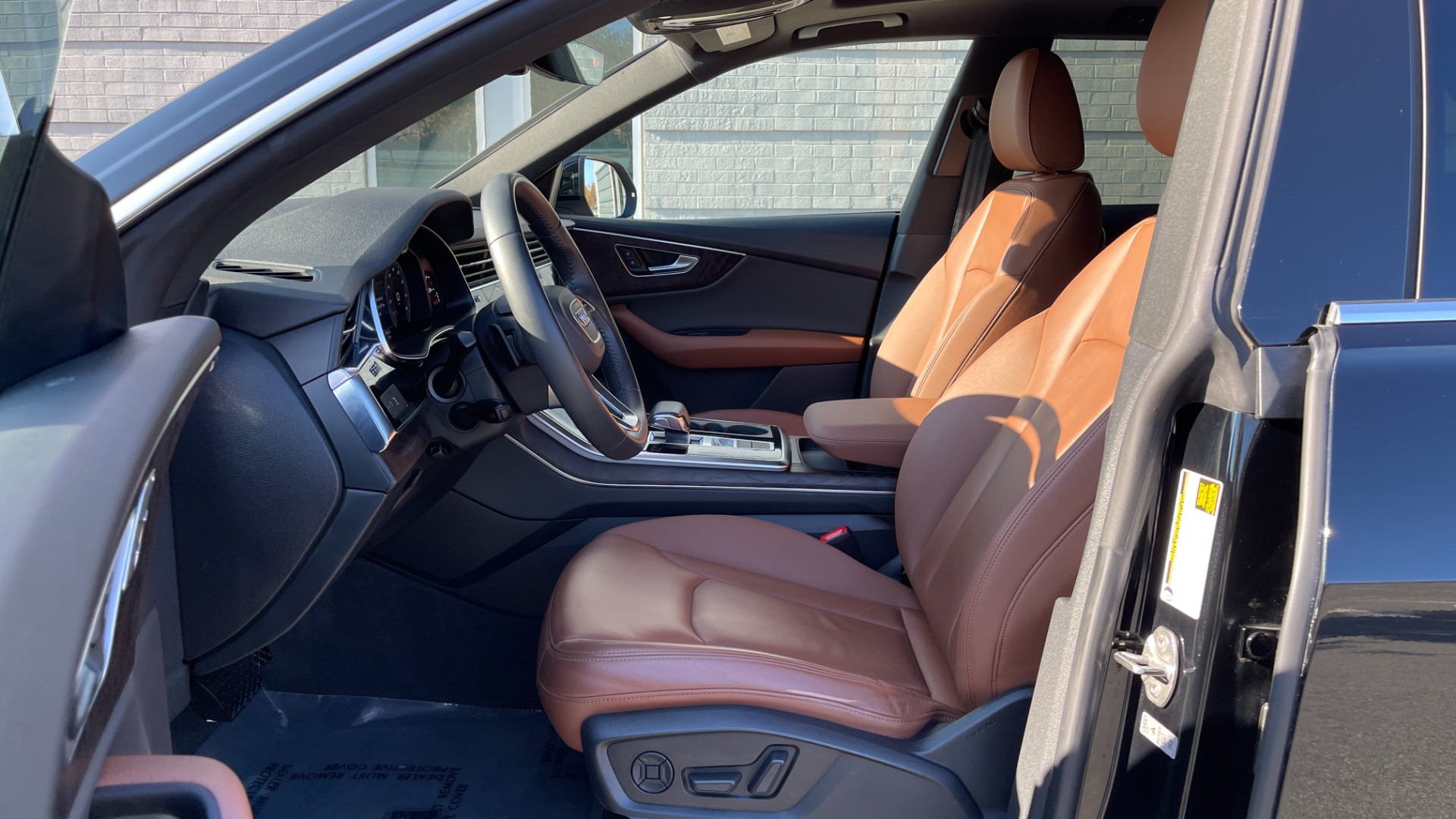 Used 2019 Audi Q8 PREMIUM / QUATTRO / CONVENIENCE PACKAGE / COLD WEATHER / 21IN WHEELS for sale $46,995 at Formula Imports in Charlotte NC 28227 13