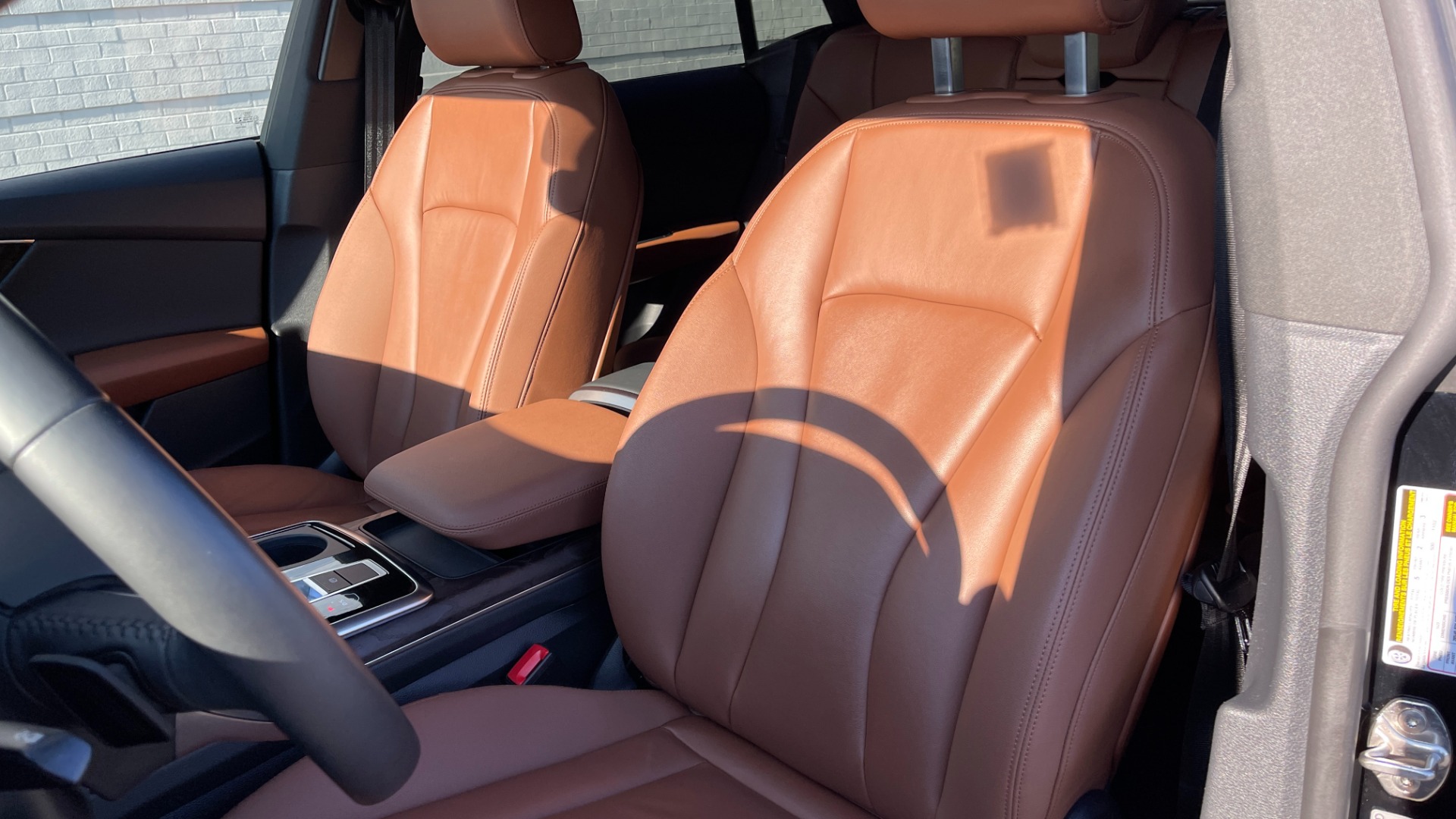 Used 2019 Audi Q8 PREMIUM / QUATTRO / CONVENIENCE PACKAGE / COLD WEATHER / 21IN WHEELS for sale $46,995 at Formula Imports in Charlotte NC 28227 14