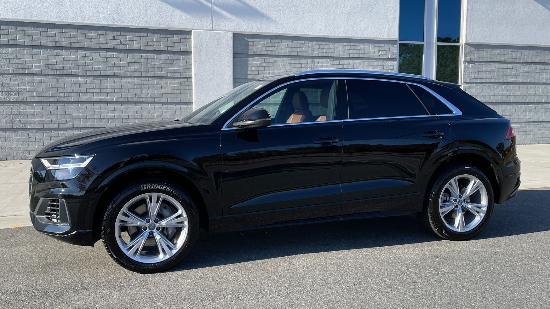 Used 2019 Audi Q8 PREMIUM / QUATTRO / CONVENIENCE PACKAGE / COLD WEATHER / 21IN WHEELS for sale $46,995 at Formula Imports in Charlotte NC 28227 2