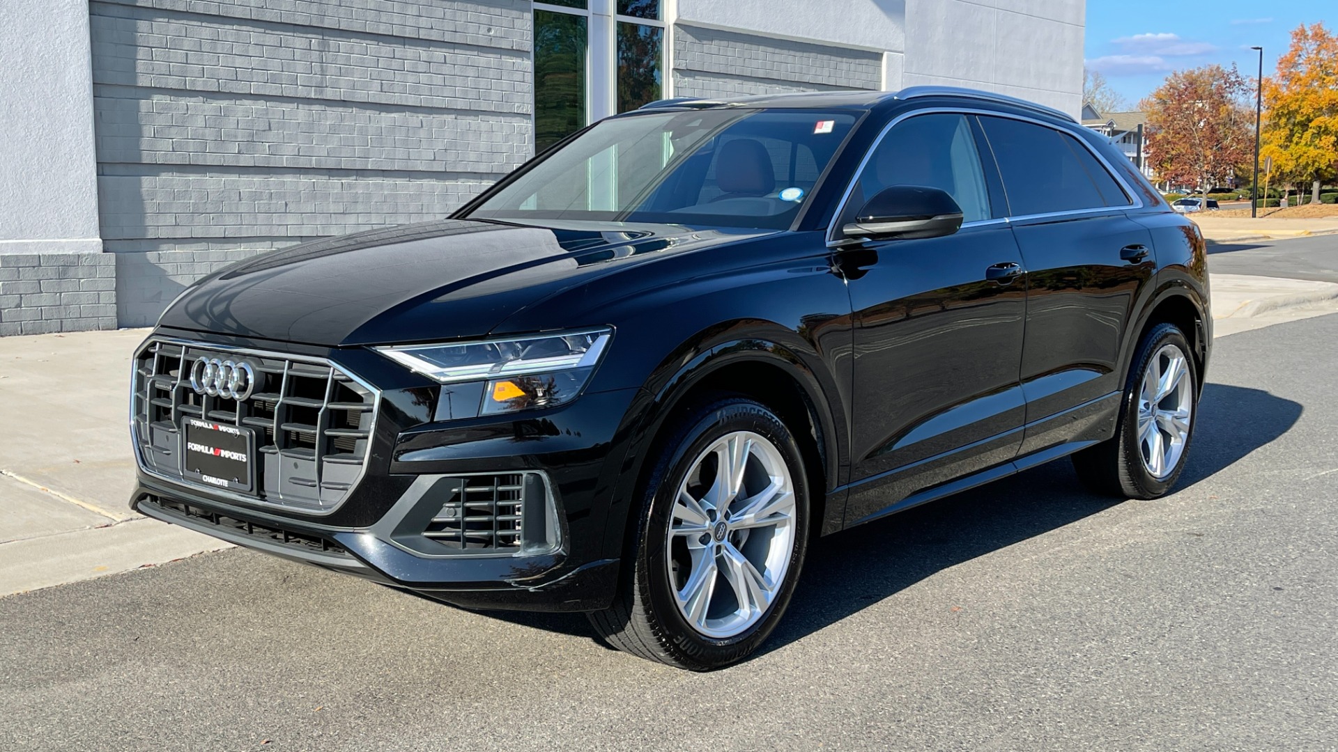 Used 2019 Audi Q8 PREMIUM / QUATTRO / CONVENIENCE PACKAGE / COLD WEATHER / 21IN WHEELS for sale $46,995 at Formula Imports in Charlotte NC 28227 3