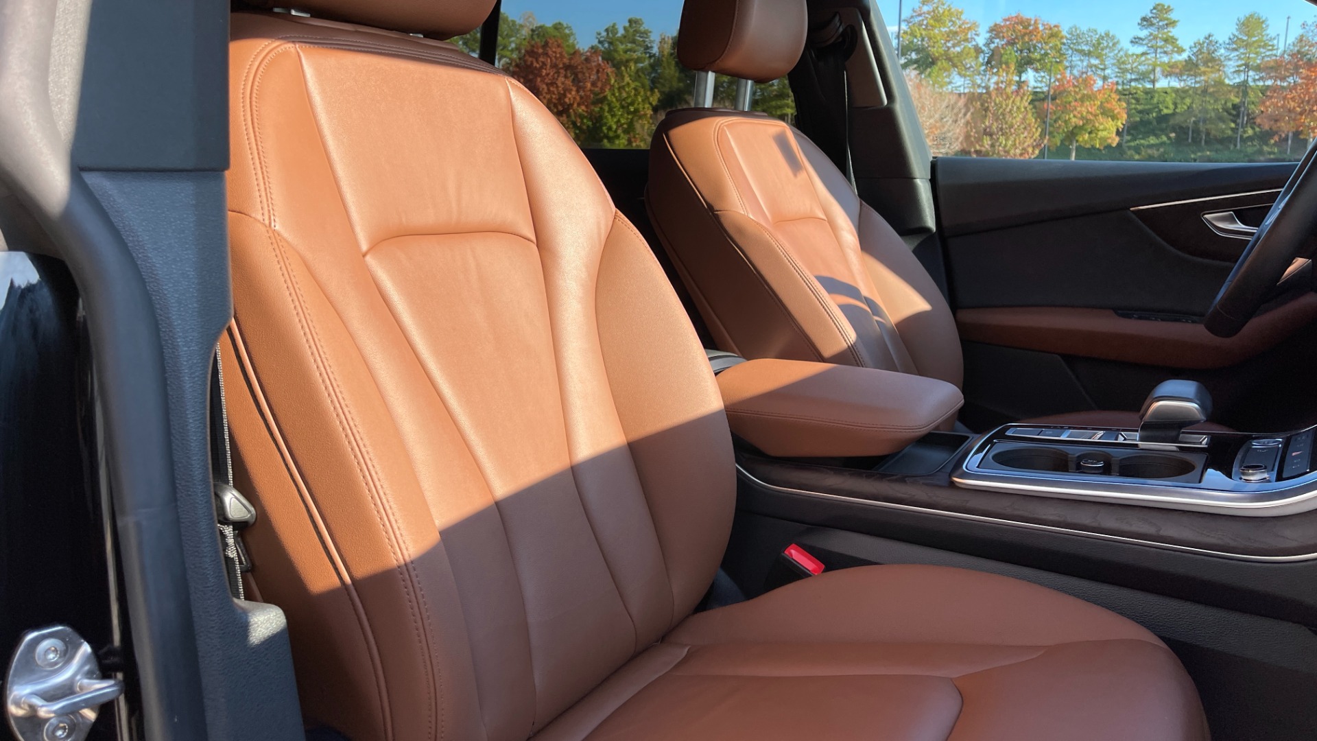Used 2019 Audi Q8 PREMIUM / QUATTRO / CONVENIENCE PACKAGE / COLD WEATHER / 21IN WHEELS for sale $46,995 at Formula Imports in Charlotte NC 28227 33