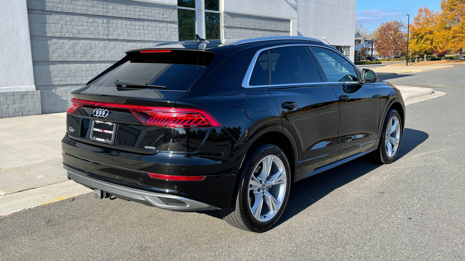Used 2019 Audi Q8 PREMIUM / QUATTRO / CONVENIENCE PACKAGE / COLD WEATHER / 21IN WHEELS for sale $46,995 at Formula Imports in Charlotte NC 28227 4