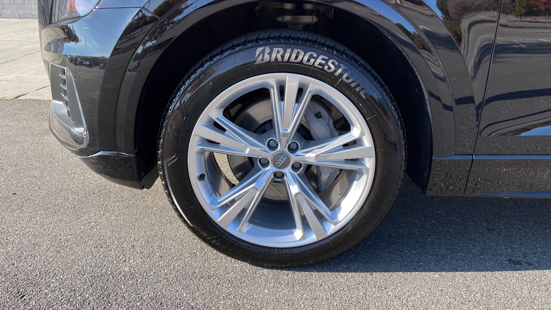 Used 2019 Audi Q8 PREMIUM / QUATTRO / CONVENIENCE PACKAGE / COLD WEATHER / 21IN WHEELS for sale $46,995 at Formula Imports in Charlotte NC 28227 48
