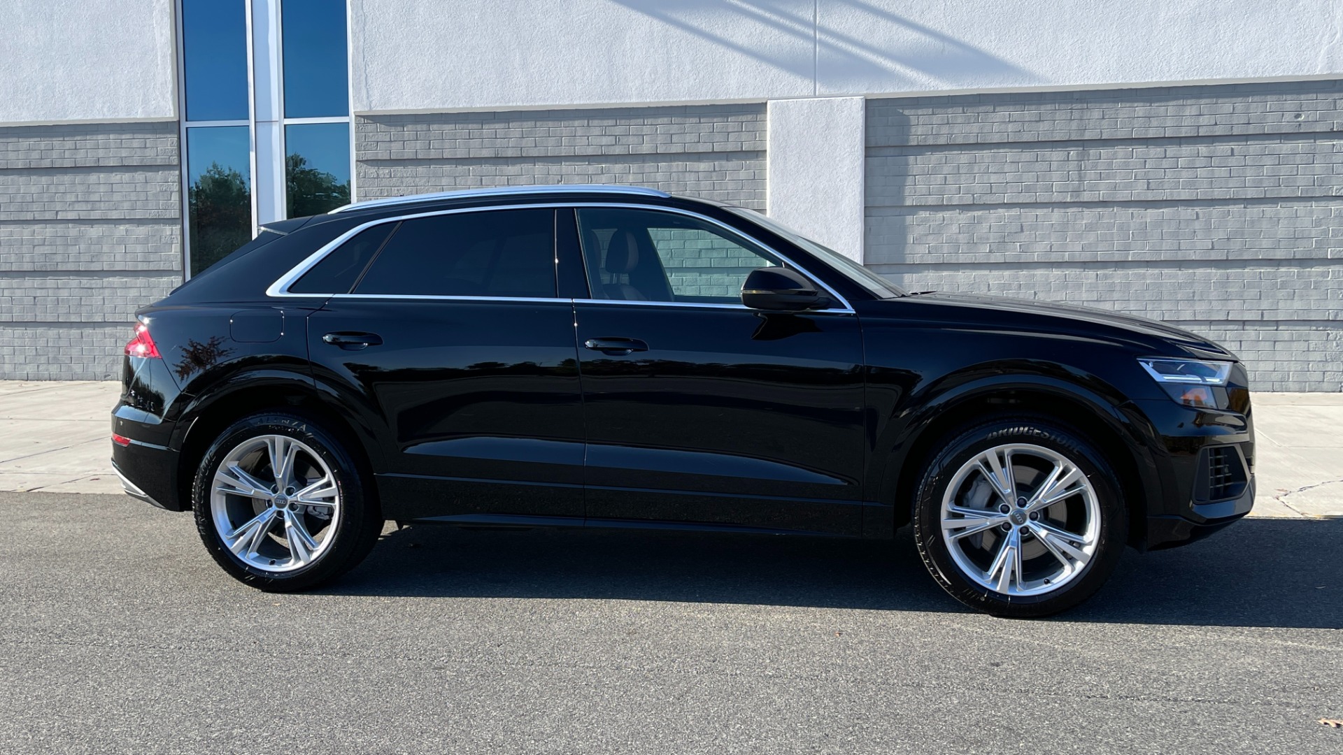 Used 2019 Audi Q8 PREMIUM / QUATTRO / CONVENIENCE PACKAGE / COLD WEATHER / 21IN WHEELS for sale $46,995 at Formula Imports in Charlotte NC 28227 6