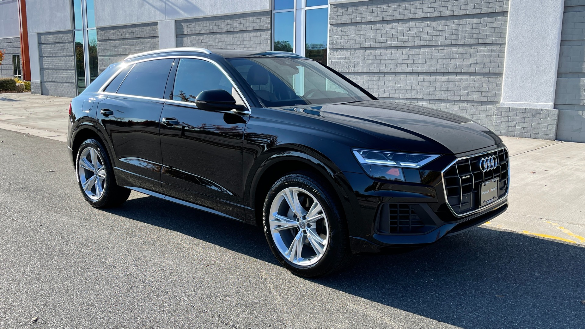 Used 2019 Audi Q8 PREMIUM / QUATTRO / CONVENIENCE PACKAGE / COLD WEATHER / 21IN WHEELS for sale $46,995 at Formula Imports in Charlotte NC 28227 7
