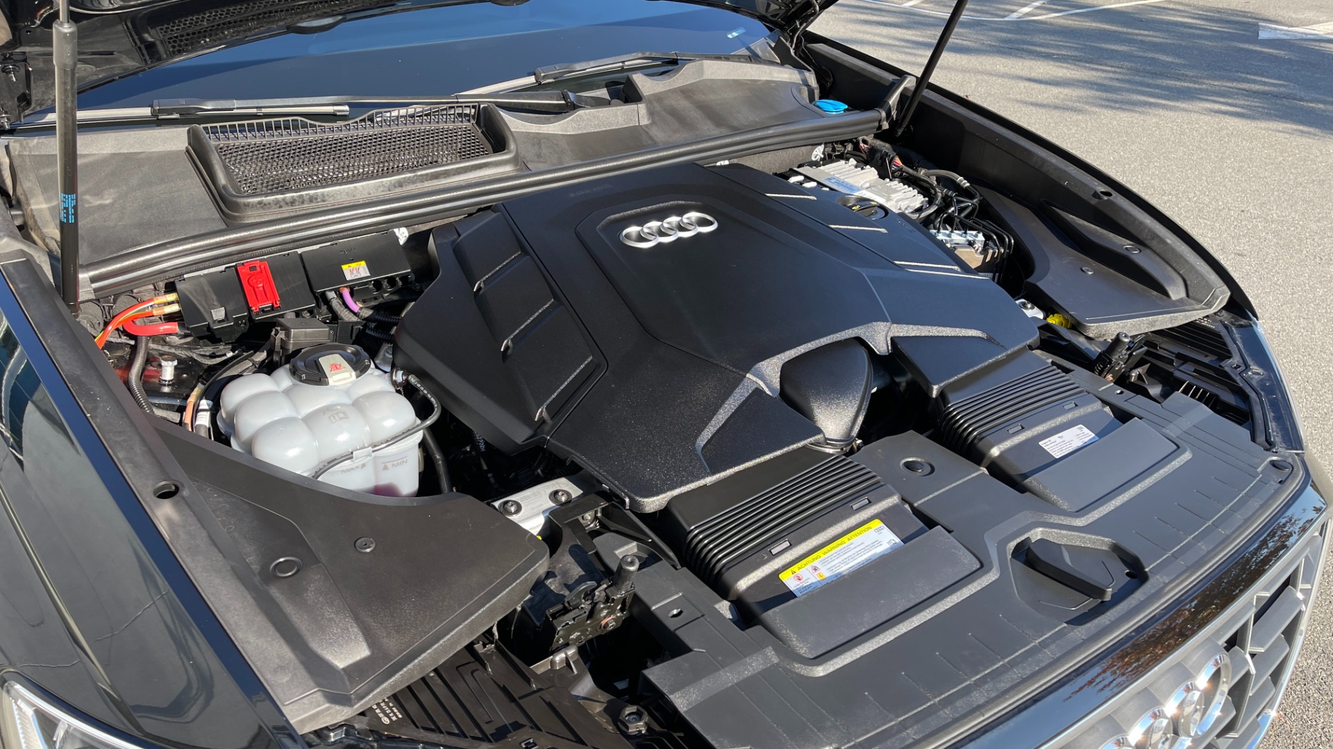 Used 2019 Audi Q8 PREMIUM / QUATTRO / CONVENIENCE PACKAGE / COLD WEATHER / 21IN WHEELS for sale $46,995 at Formula Imports in Charlotte NC 28227 9