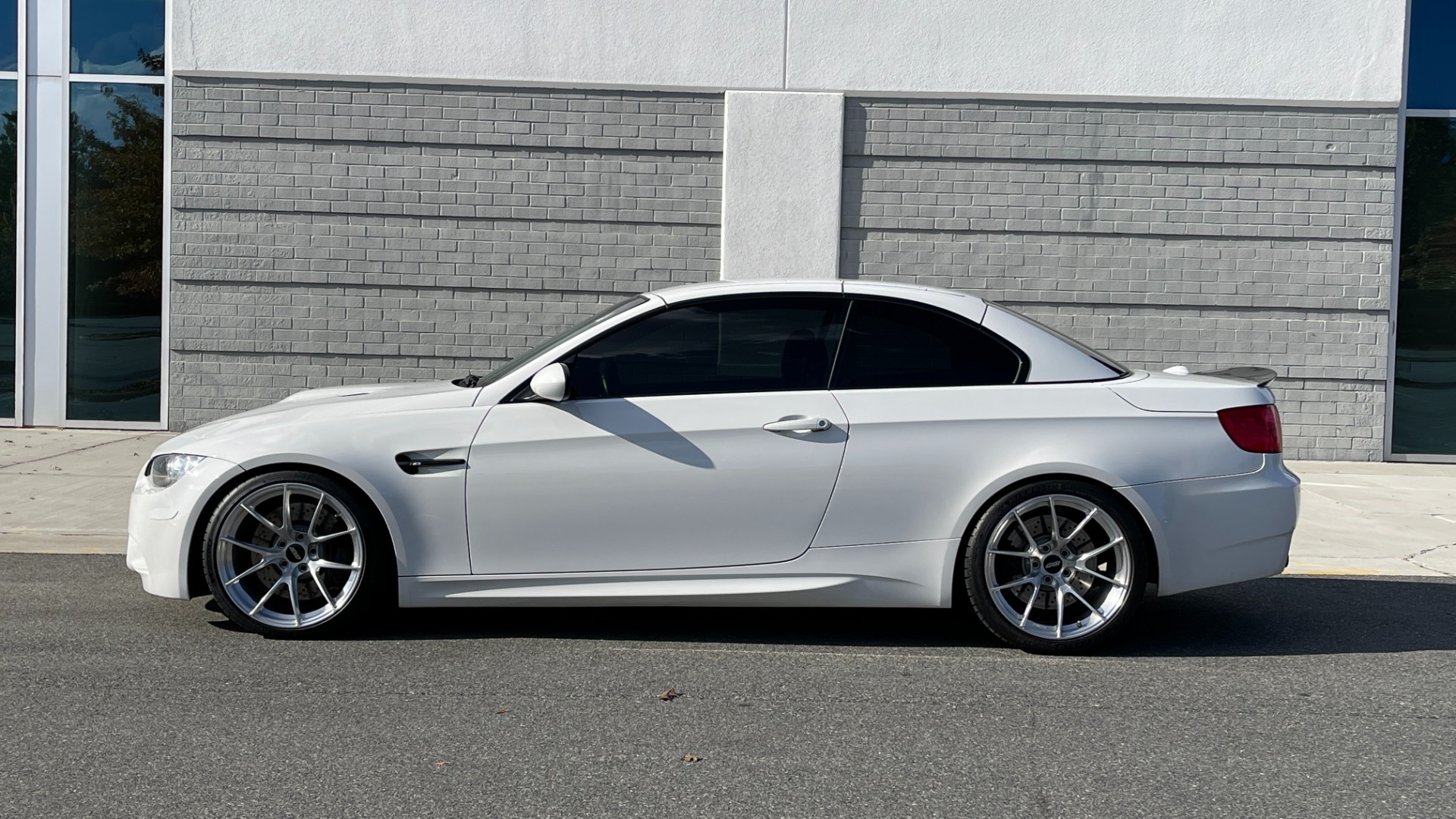 Used 2012 BMW M3 HARD TOP CONVERTIBLE / APEX WHEELS / FOX RED LEATHER / NAVIGATION / PREMIUM for sale $34,995 at Formula Imports in Charlotte NC 28227 4
