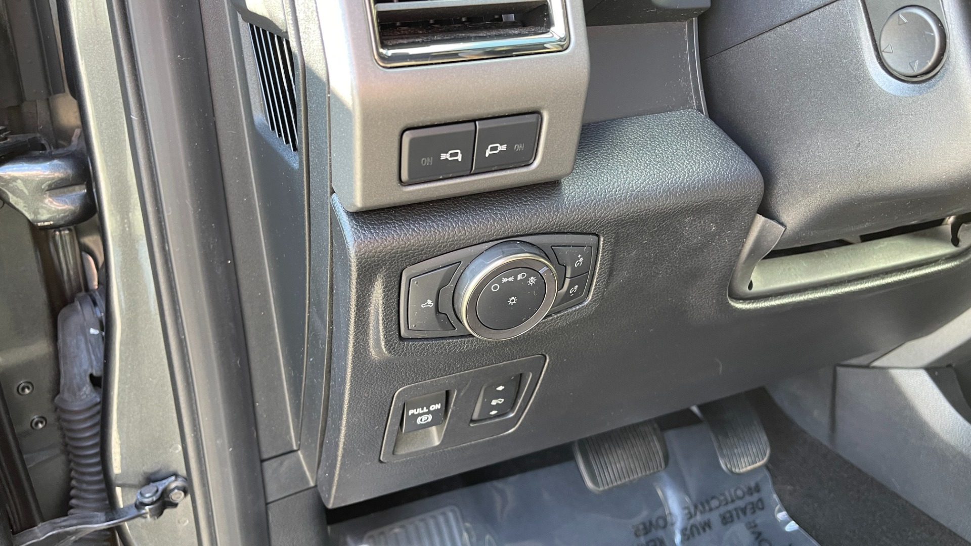 Used 2019 Ford F-150 RAPTOR / 802A PACKAGE / LIGHT PODS / CARBON FIBER / PANORAMIC ROOF for sale Sold at Formula Imports in Charlotte NC 28227 32