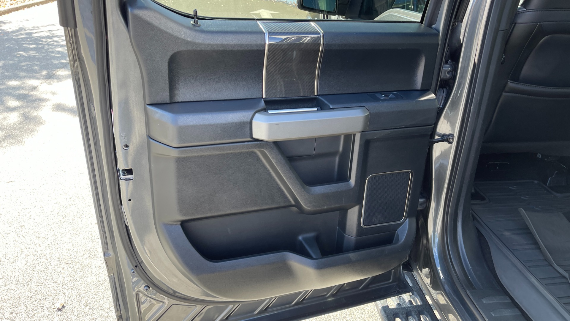 Used 2019 Ford F-150 RAPTOR / 802A PACKAGE / LIGHT PODS / CARBON FIBER / PANORAMIC ROOF for sale Sold at Formula Imports in Charlotte NC 28227 44