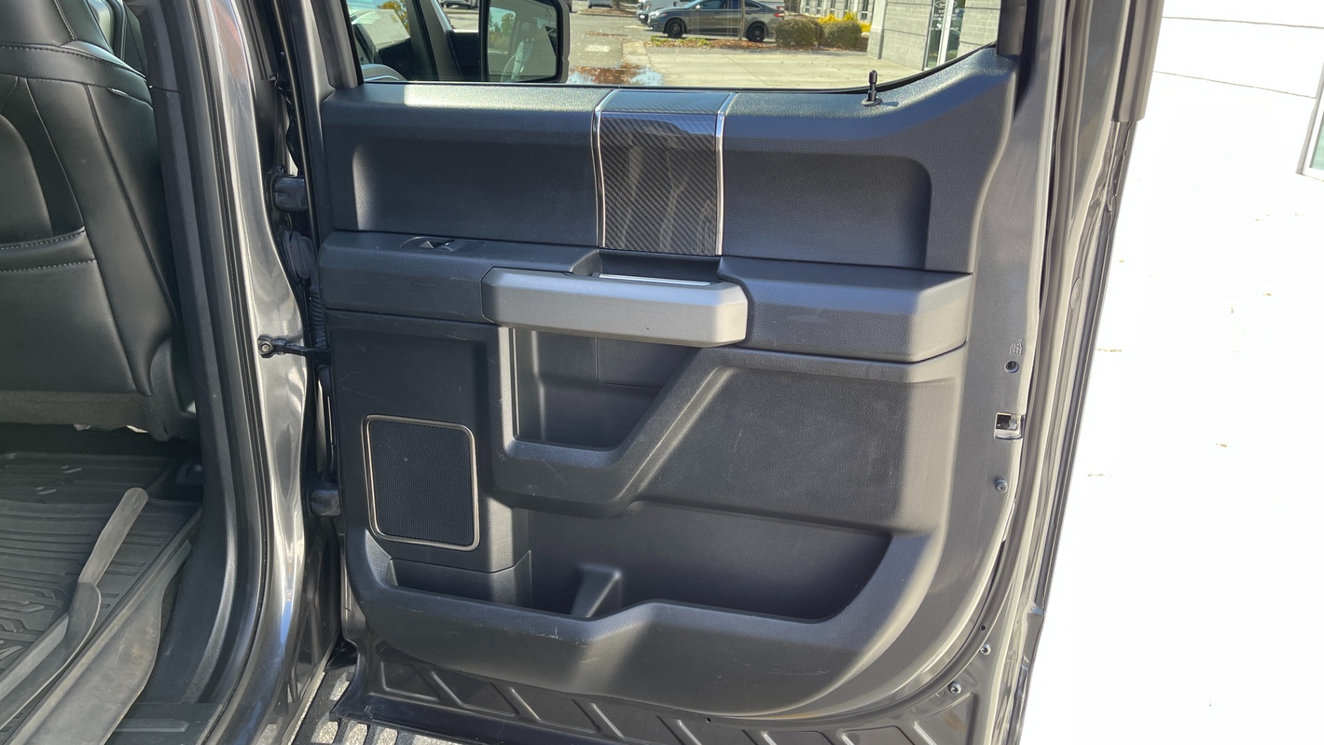 Used 2019 Ford F-150 RAPTOR / 802A PACKAGE / LIGHT PODS / CARBON FIBER / PANORAMIC ROOF for sale Sold at Formula Imports in Charlotte NC 28227 45
