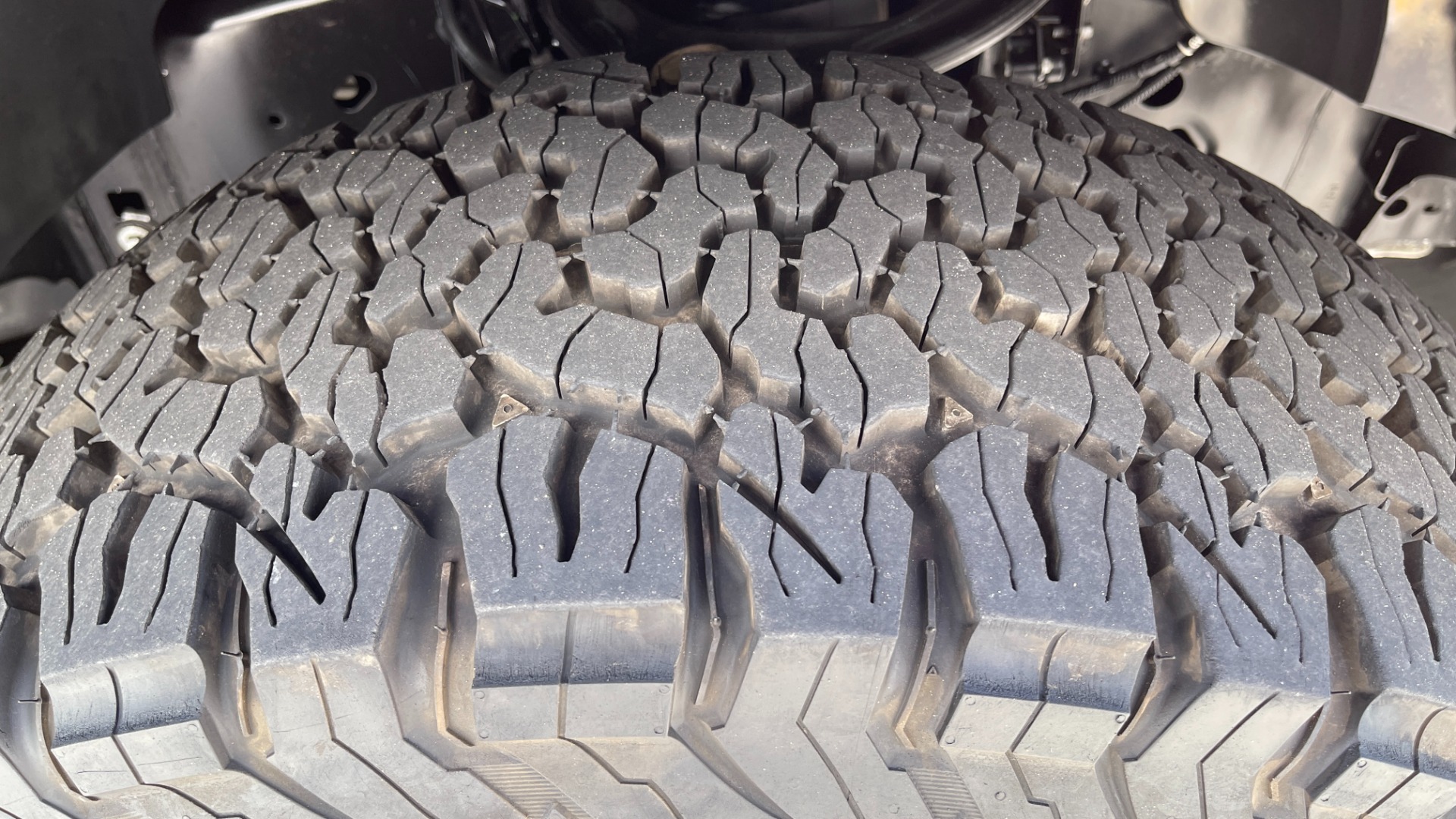 Used 2019 Ford F-150 RAPTOR / 802A PACKAGE / LIGHT PODS / CARBON FIBER / PANORAMIC ROOF for sale Sold at Formula Imports in Charlotte NC 28227 47