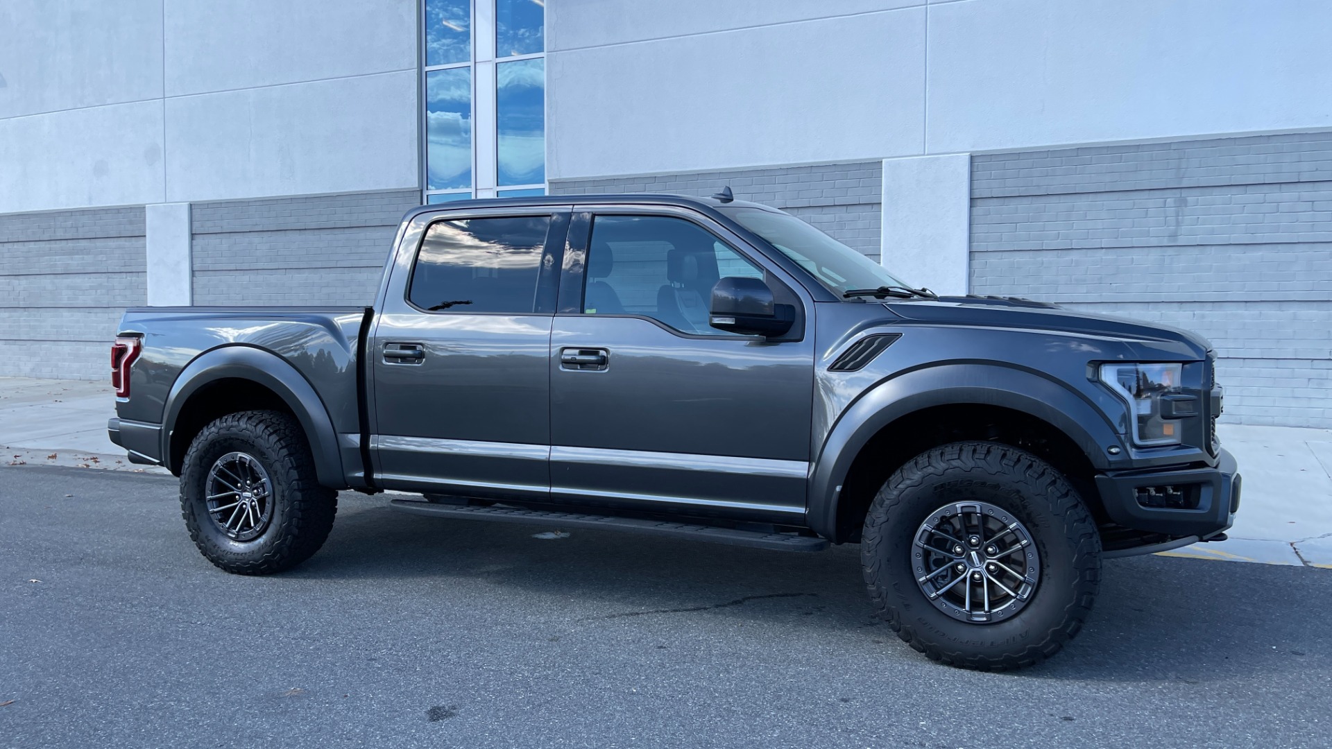 Used 2019 Ford F-150 RAPTOR / 802A PACKAGE / LIGHT PODS / CARBON FIBER / PANORAMIC ROOF for sale Sold at Formula Imports in Charlotte NC 28227 6