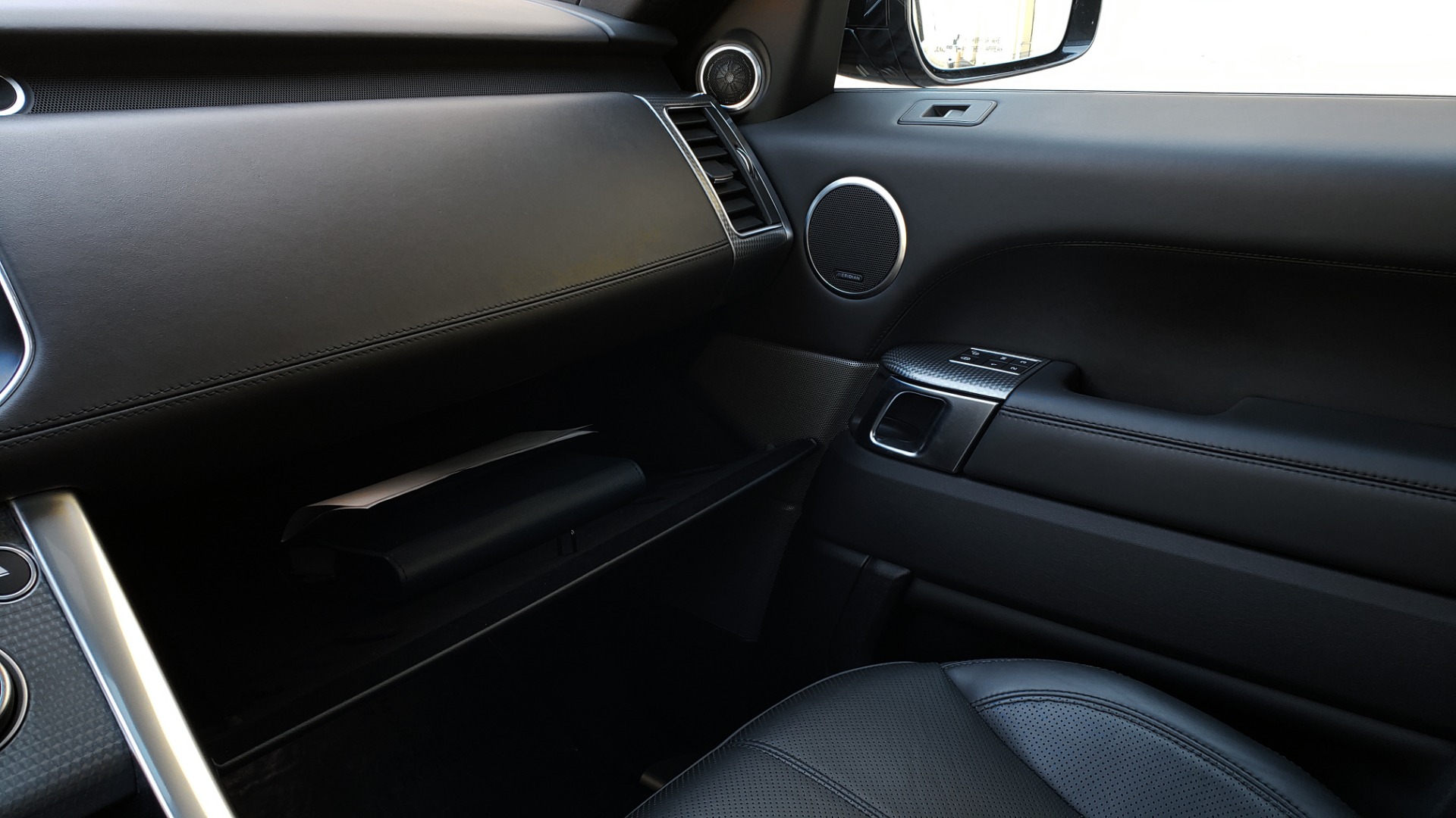 Used 2017 Land Rover RANGE ROVER SPORT HSE DYNAMIC / NAV / SUNROOF / REARVIEW for sale Sold at Formula Imports in Charlotte NC 28227 43