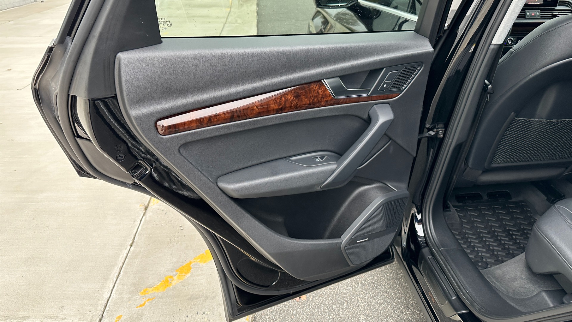 Used 2018 Audi Q5 PREMUM PLUS / NAV / 20IN WHEELS / COLD WEATHER / B AND O SOUND for sale Sold at Formula Imports in Charlotte NC 28227 14