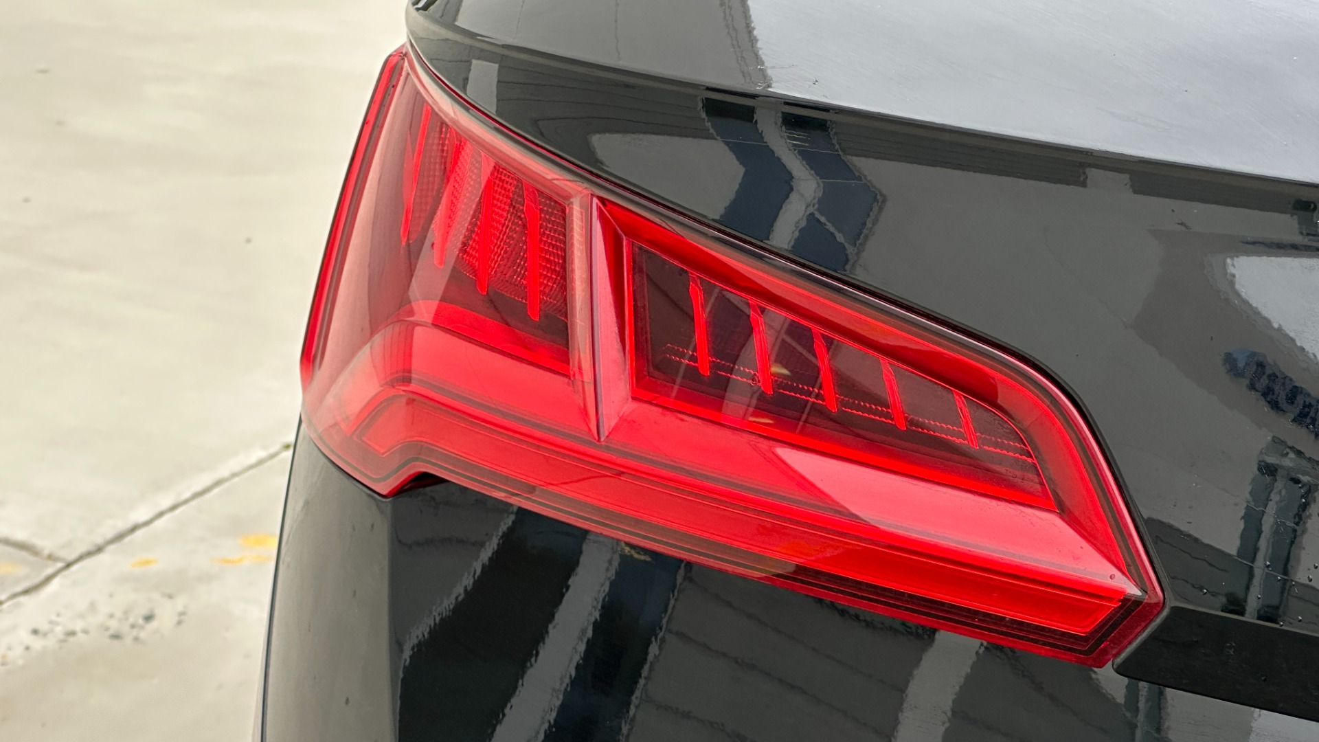 Used 2018 Audi Q5 PREMUM PLUS / NAV / 20IN WHEELS / COLD WEATHER / B AND O SOUND for sale Sold at Formula Imports in Charlotte NC 28227 41