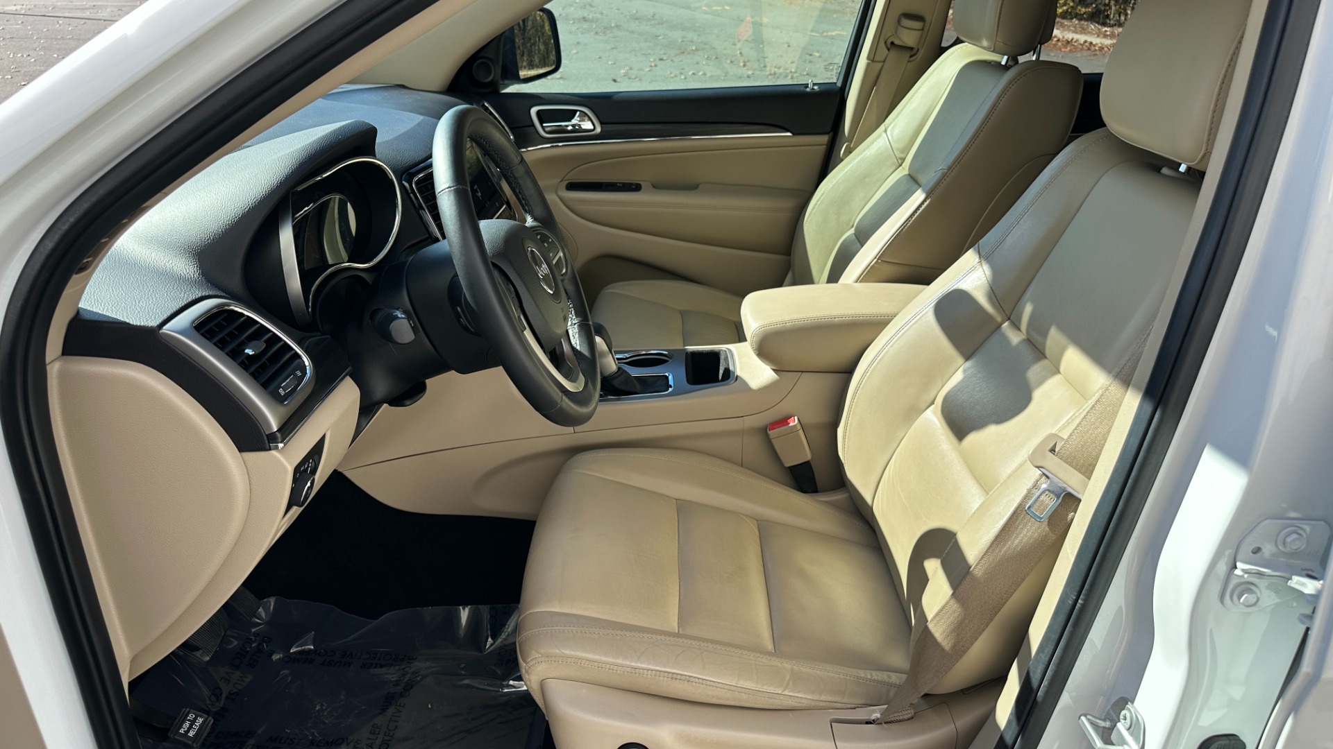 Used 2019 Jeep Grand Cherokee LIMITED / SUNROOF / NAVIGATION / LEATHER for sale $32,995 at Formula Imports in Charlotte NC 28227 12