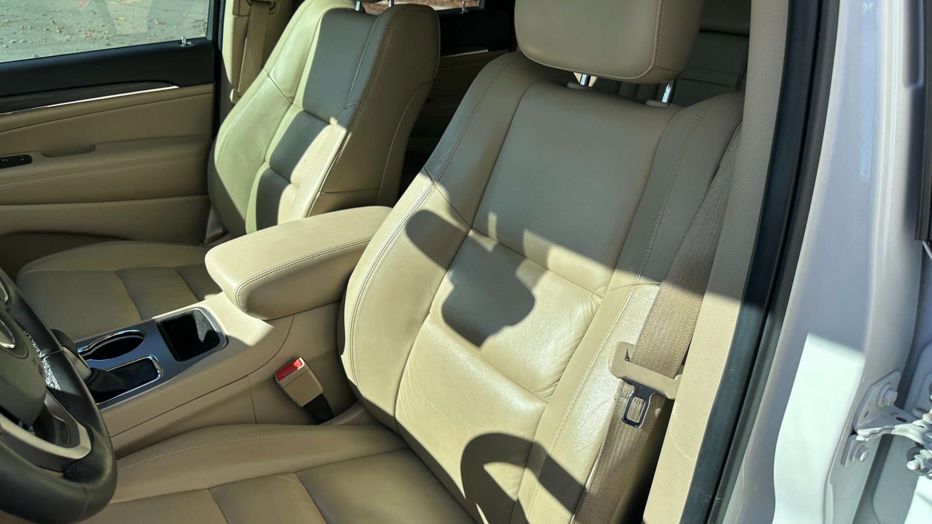 Used 2019 Jeep Grand Cherokee LIMITED / SUNROOF / NAVIGATION / LEATHER for sale $32,995 at Formula Imports in Charlotte NC 28227 13