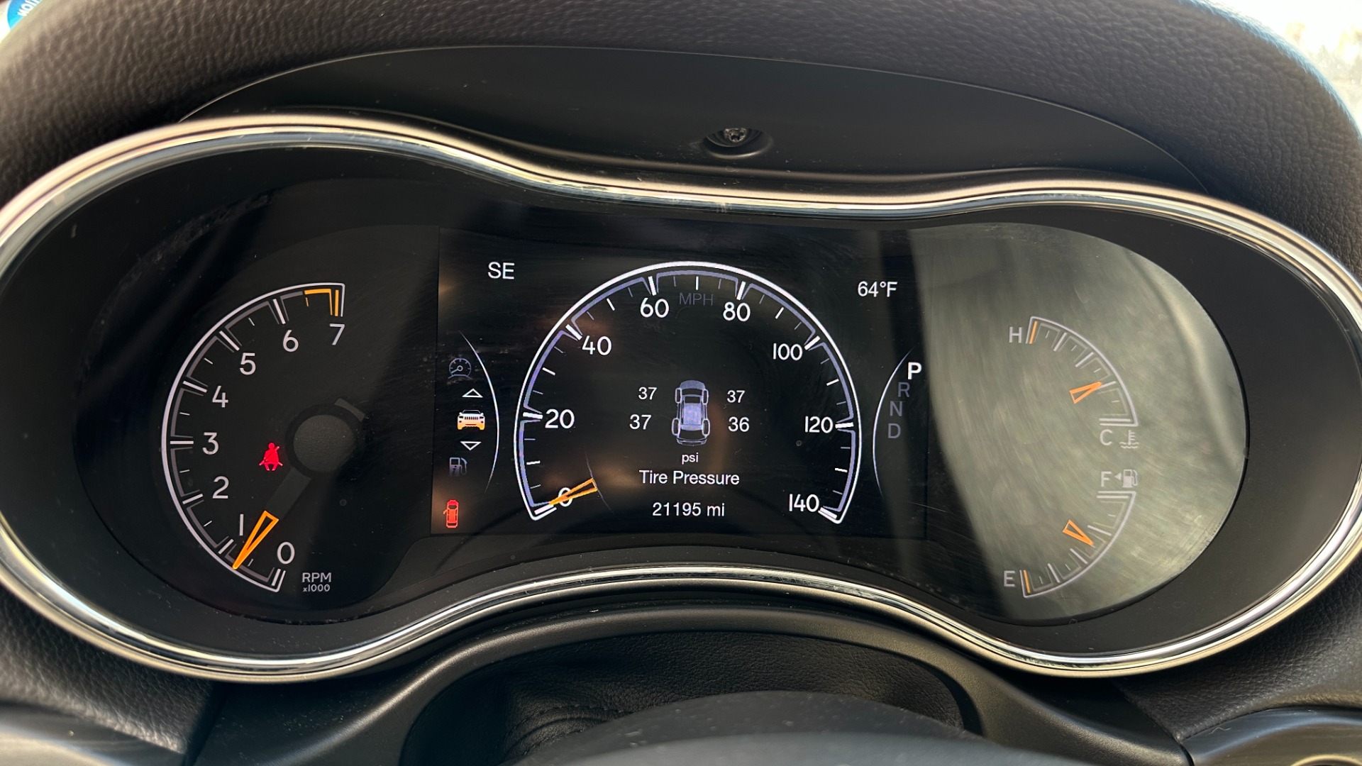 Used 2019 Jeep Grand Cherokee LIMITED / SUNROOF / NAVIGATION / LEATHER for sale $32,995 at Formula Imports in Charlotte NC 28227 16