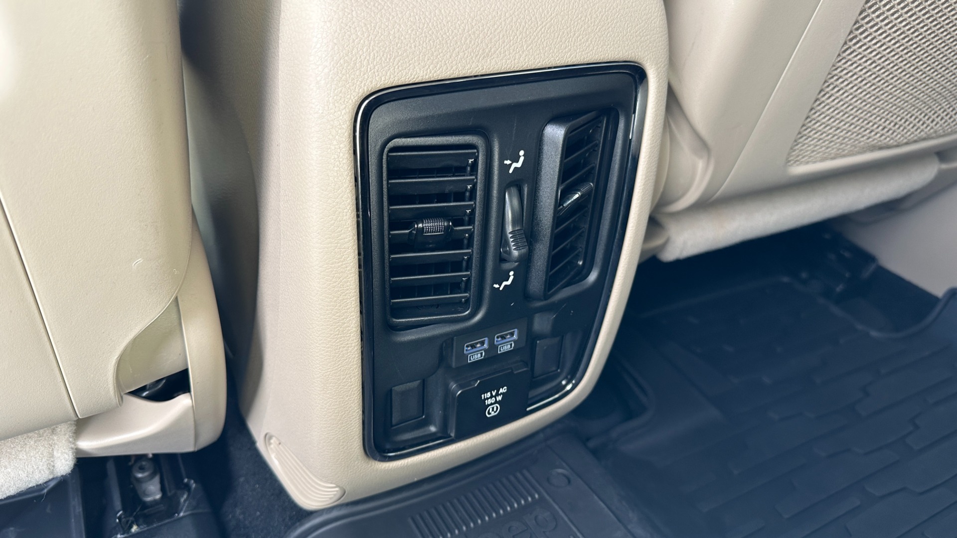 Used 2019 Jeep Grand Cherokee LIMITED / SUNROOF / NAVIGATION / LEATHER for sale $32,995 at Formula Imports in Charlotte NC 28227 26