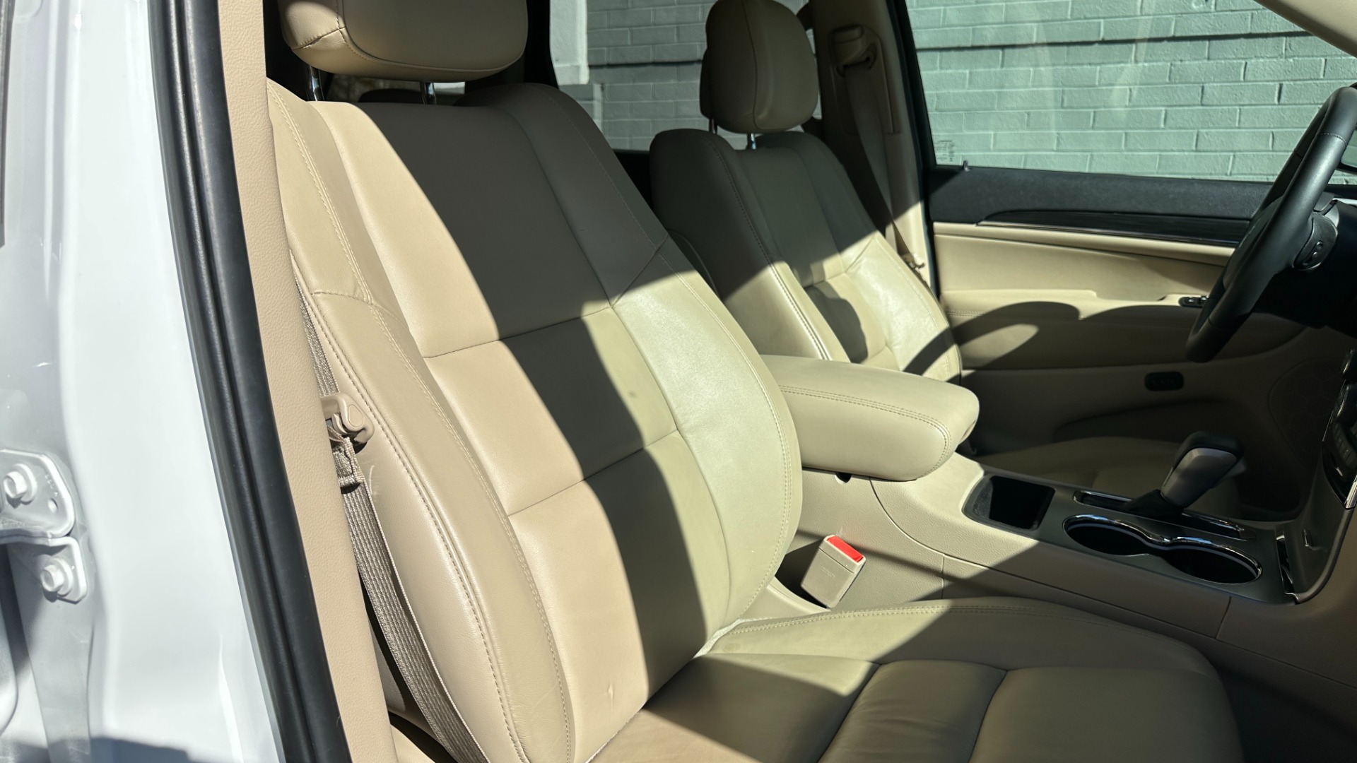 Used 2019 Jeep Grand Cherokee LIMITED / SUNROOF / NAVIGATION / LEATHER for sale $32,995 at Formula Imports in Charlotte NC 28227 35