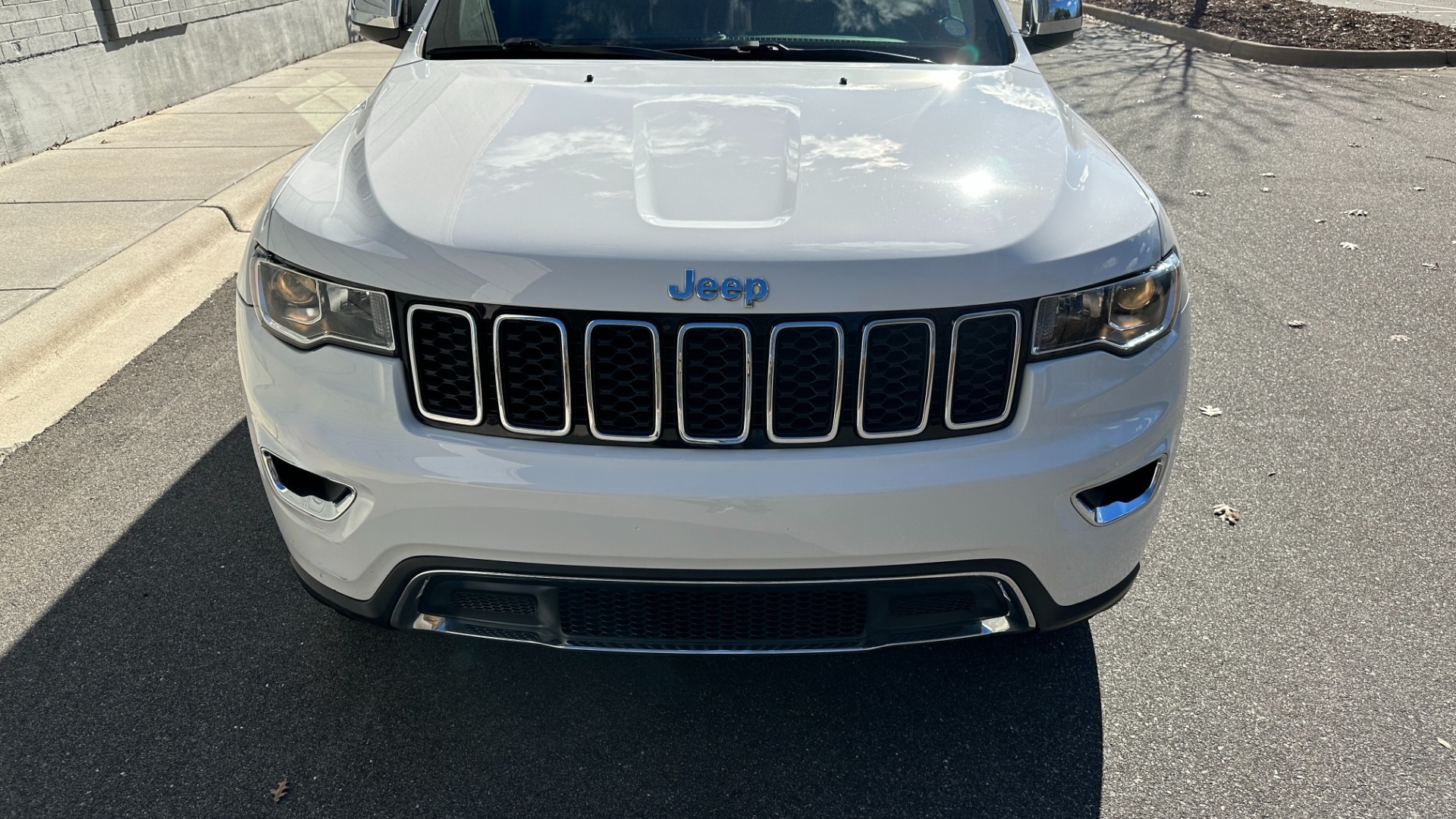Used 2019 Jeep Grand Cherokee LIMITED / SUNROOF / NAVIGATION / LEATHER for sale $32,995 at Formula Imports in Charlotte NC 28227 8