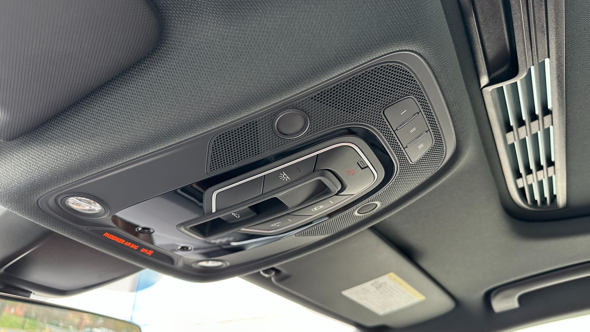Used 2018 Audi A4 PREMIUM PLUS / PREMIUM PLUS / COLD WEATHER / WALNUT TRIM / AUDI BEAM RINGS for sale $32,995 at Formula Imports in Charlotte NC 28227 20