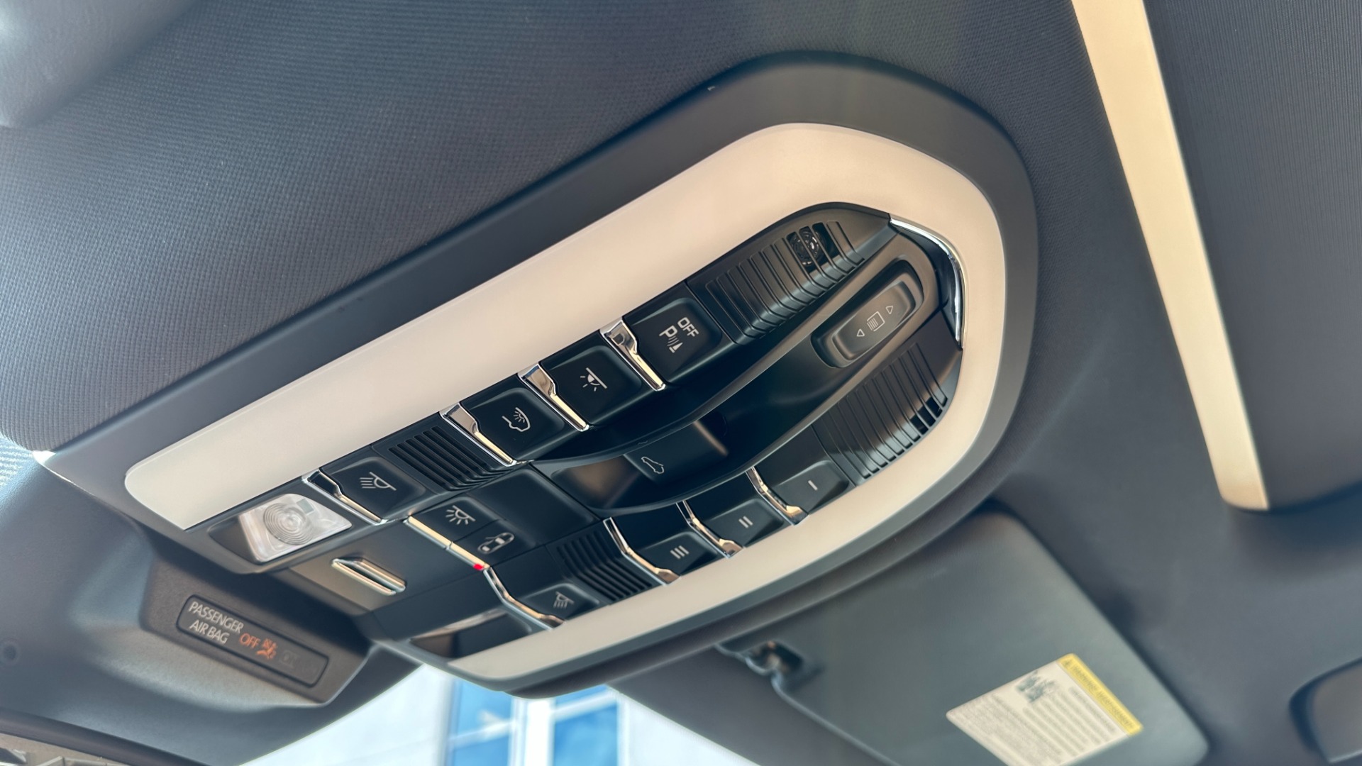 Used 2018 Porsche Macan SPORT EDITION / PREMIUM PLUS PACKAGE / BOSE SOUND / NAV / LANGE CHANGE ASSI for sale $39,900 at Formula Imports in Charlotte NC 28227 18