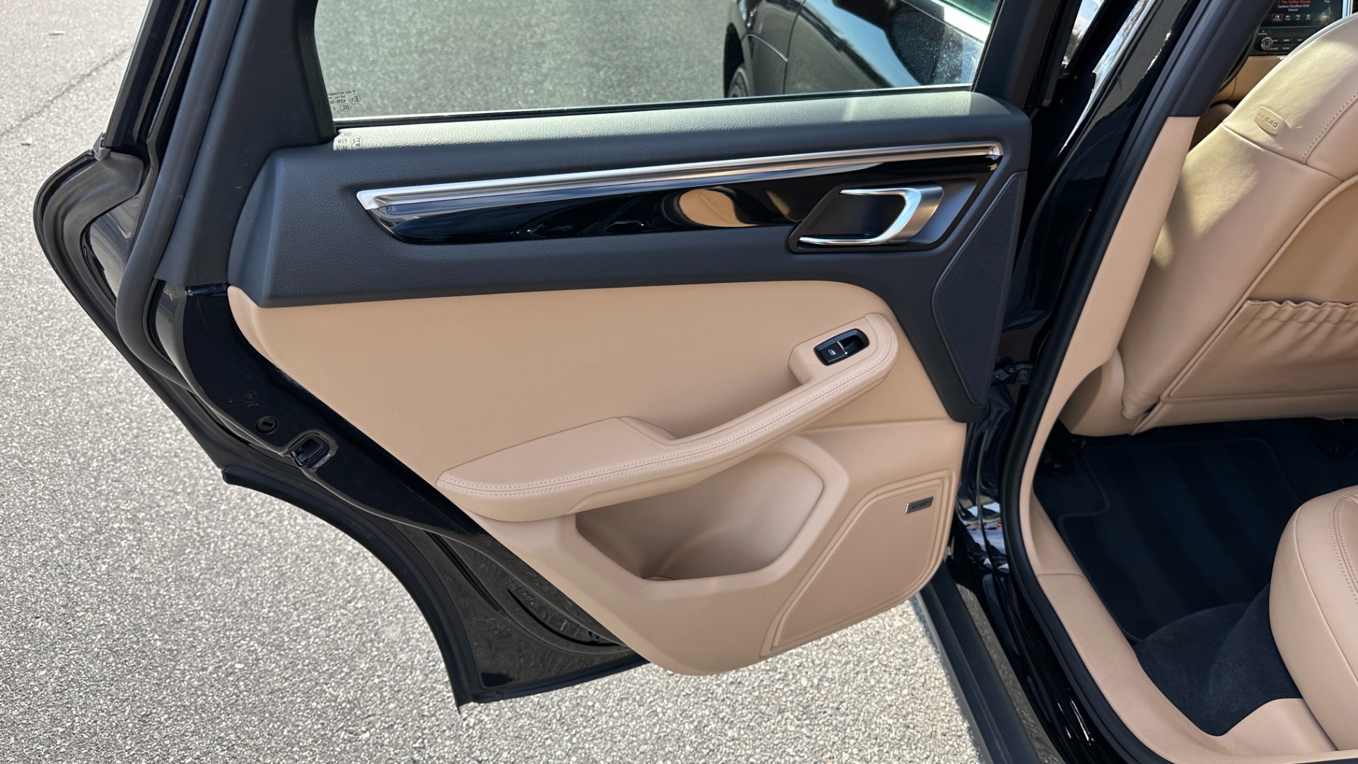 Used 2018 Porsche Macan SPORT EDITION / PREMIUM PLUS PACKAGE / BOSE SOUND / NAV / LANGE CHANGE ASSI for sale $39,900 at Formula Imports in Charlotte NC 28227 19