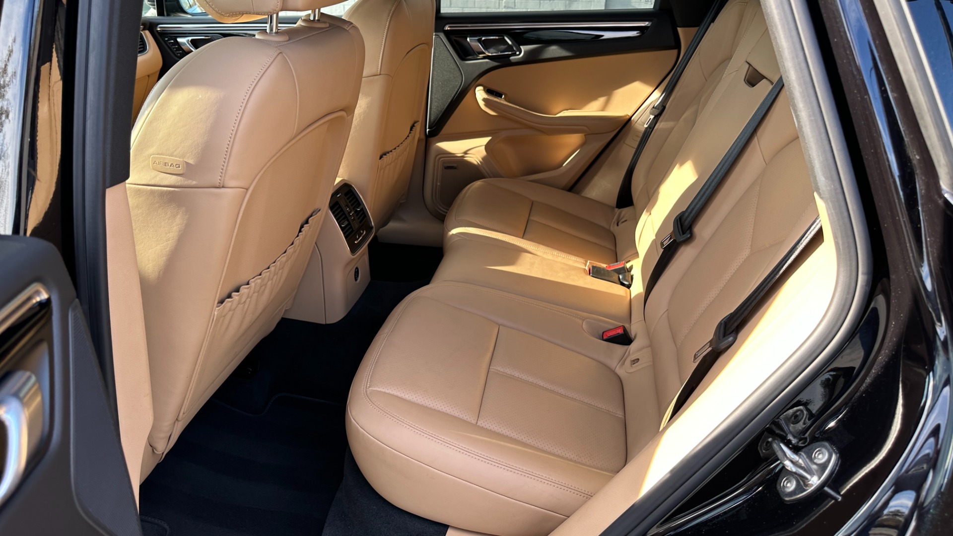 Used 2018 Porsche Macan SPORT EDITION / PREMIUM PLUS PACKAGE / BOSE SOUND / NAV / LANGE CHANGE ASSI for sale $39,900 at Formula Imports in Charlotte NC 28227 20