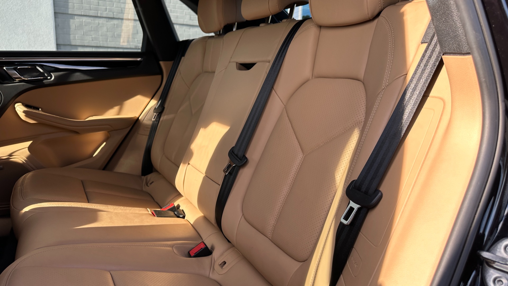 Used 2018 Porsche Macan SPORT EDITION / PREMIUM PLUS PACKAGE / BOSE SOUND / NAV / LANGE CHANGE ASSI for sale $39,900 at Formula Imports in Charlotte NC 28227 21