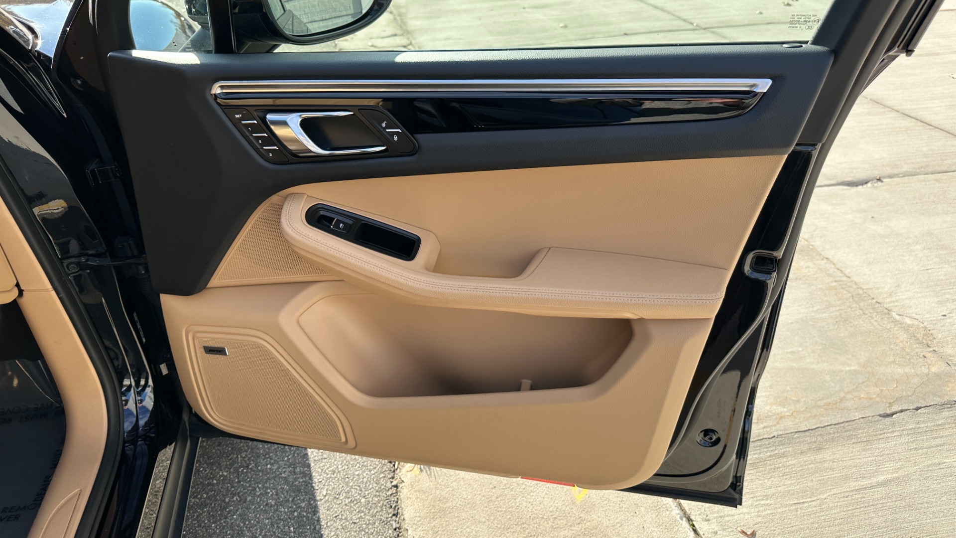 Used 2018 Porsche Macan SPORT EDITION / PREMIUM PLUS PACKAGE / BOSE SOUND / NAV / LANGE CHANGE ASSI for sale $39,900 at Formula Imports in Charlotte NC 28227 27