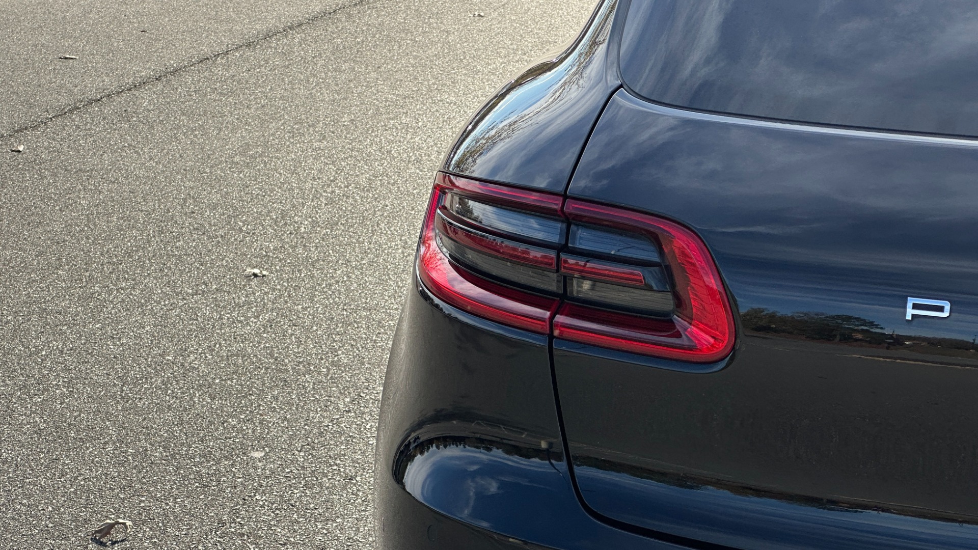 Used 2018 Porsche Macan SPORT EDITION / PREMIUM PLUS PACKAGE / BOSE SOUND / NAV / LANGE CHANGE ASSI for sale $39,900 at Formula Imports in Charlotte NC 28227 36