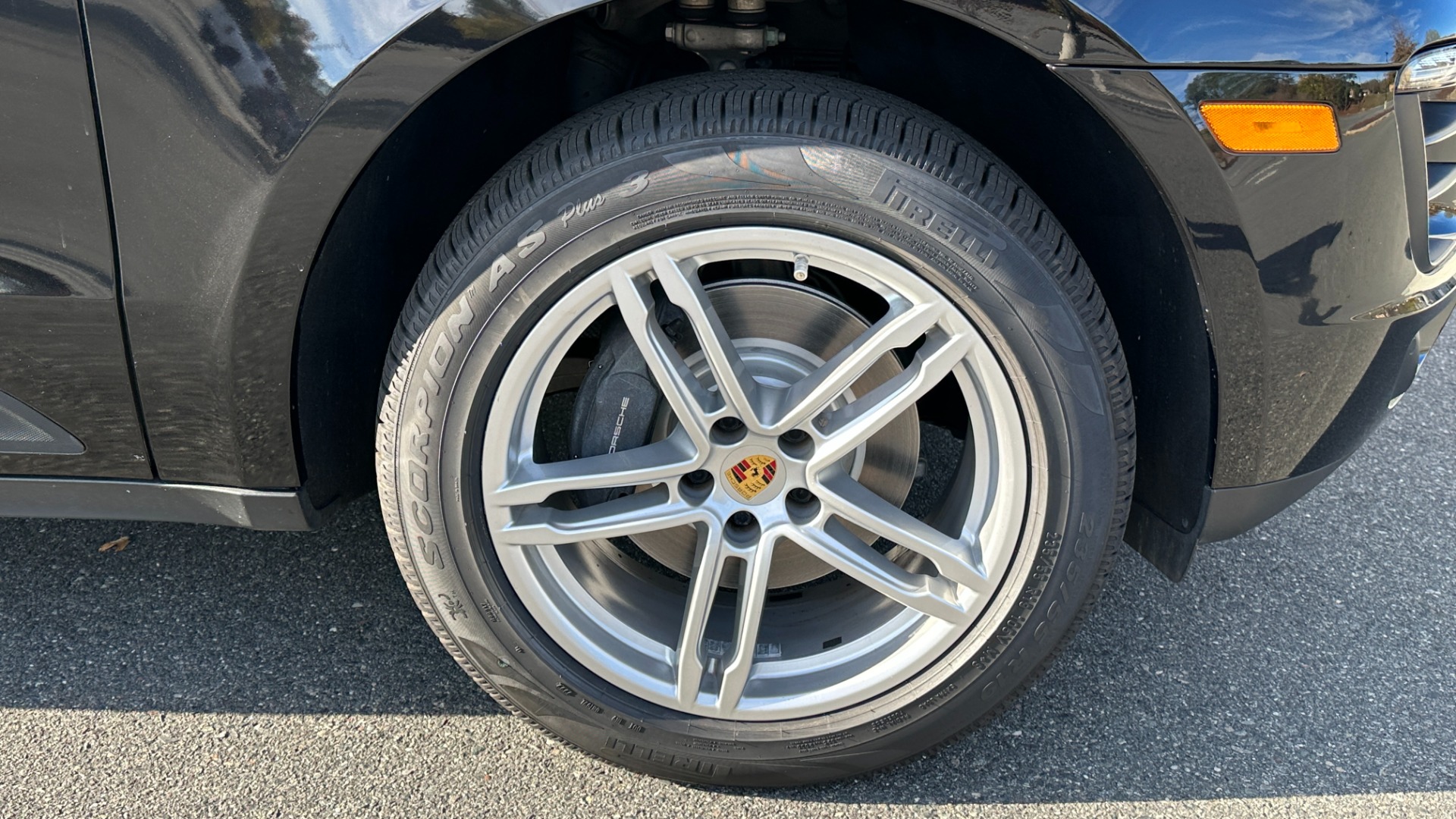 Used 2018 Porsche Macan SPORT EDITION / PREMIUM PLUS PACKAGE / BOSE SOUND / NAV / LANGE CHANGE ASSI for sale $39,900 at Formula Imports in Charlotte NC 28227 43