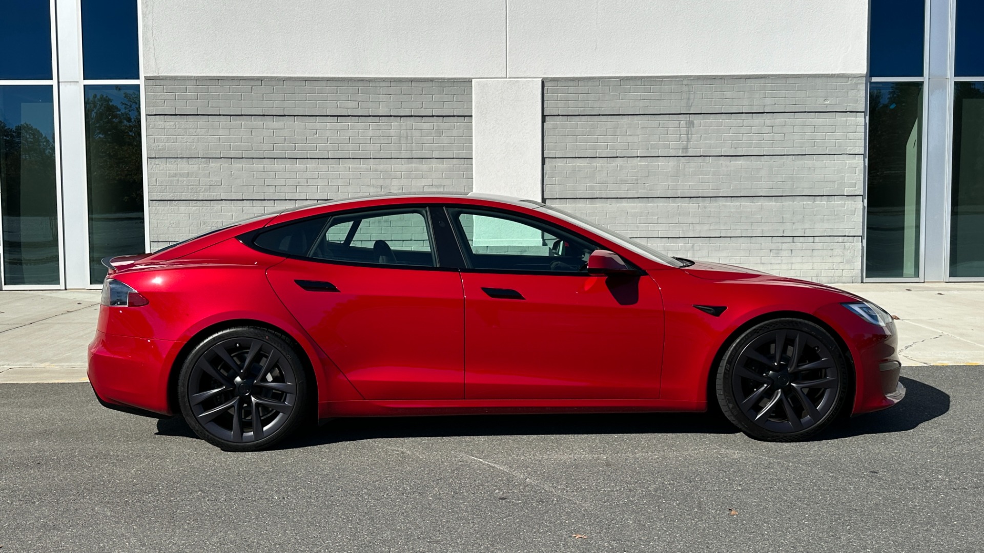 Used 2021 Tesla Model S PLAID / FULL SELF DRIVING / STANDARD CONNECTIVITY / CHARING CABLE / CARBON for sale $117,995 at Formula Imports in Charlotte NC 28227 4