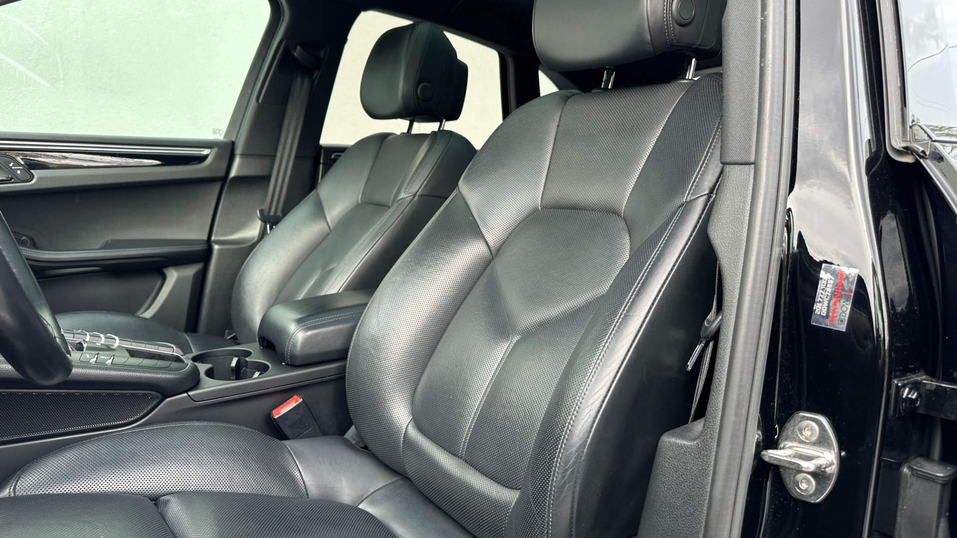 Used 2017 Porsche Macan S / PREMIUM / MACAN S / LEATHER INTERIOR PKG for sale $35,995 at Formula Imports in Charlotte NC 28227 12