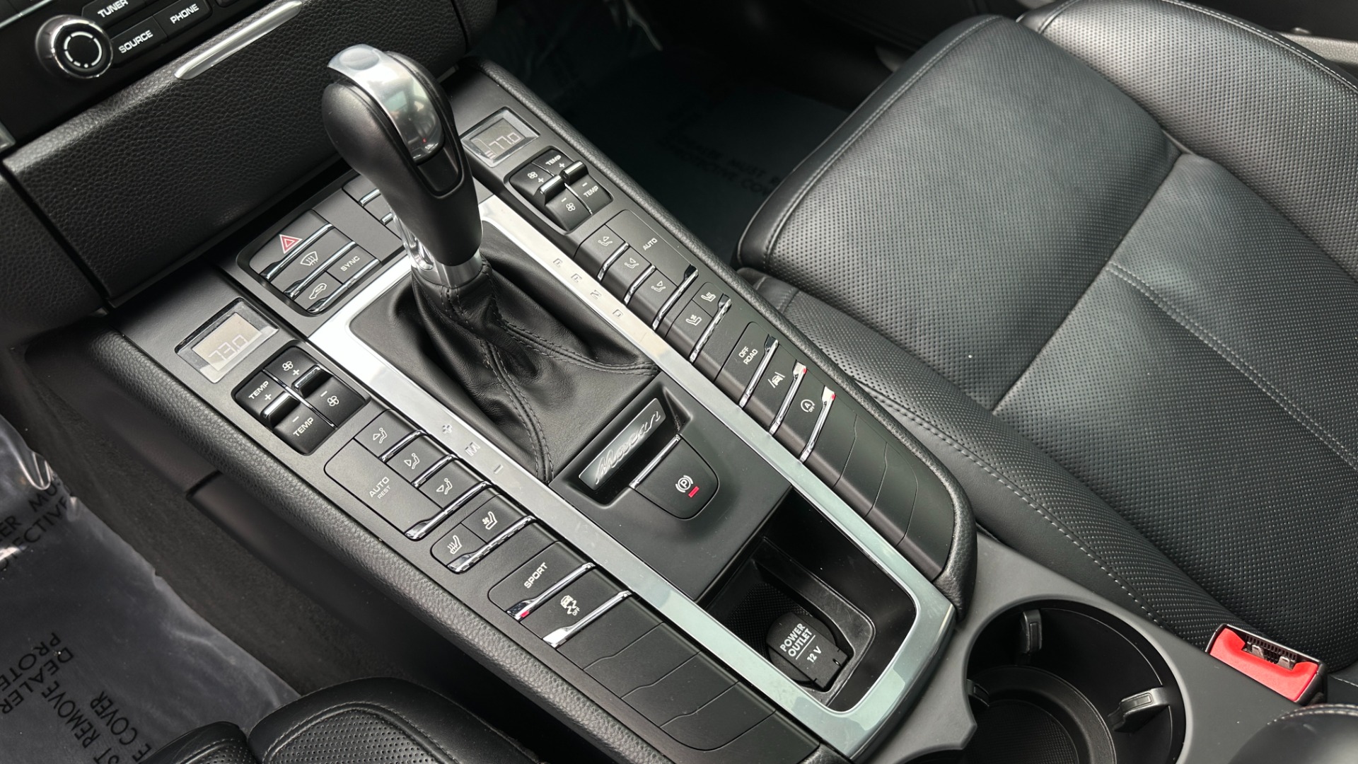 Used 2017 Porsche Macan S / PREMIUM / MACAN S / LEATHER INTERIOR PKG for sale $35,995 at Formula Imports in Charlotte NC 28227 18