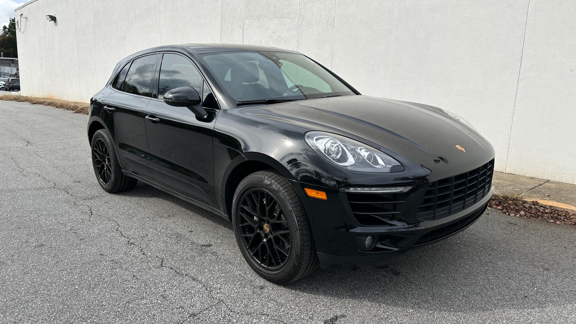 Used 2017 Porsche Macan S / PREMIUM PACKAGE / RS SPYDER WHEELS / CONNECT / HEATED STEERING for sale $38,995 at Formula Imports in Charlotte NC 28227 2