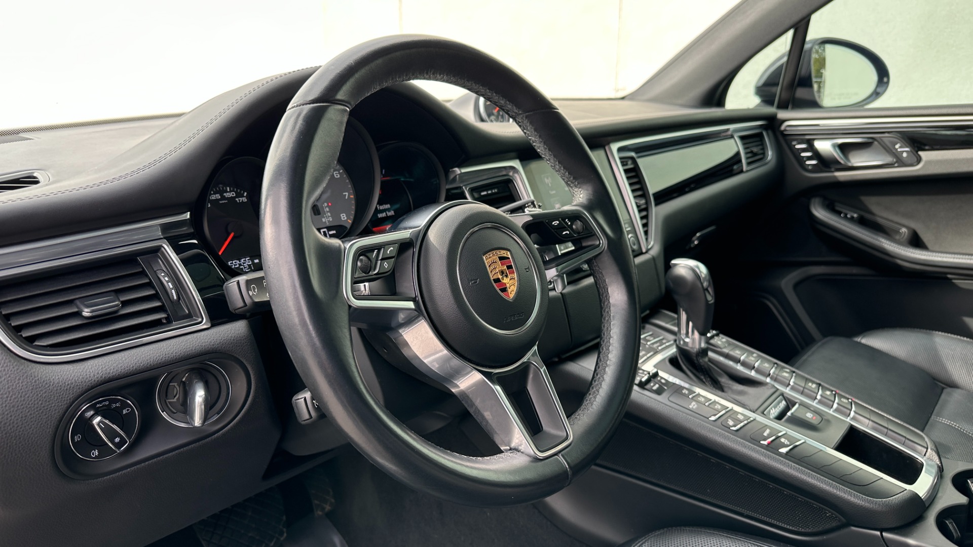 Used 2017 Porsche Macan S / PREMIUM / MACAN S / LEATHER INTERIOR PKG for sale Sold at Formula Imports in Charlotte NC 28227 20