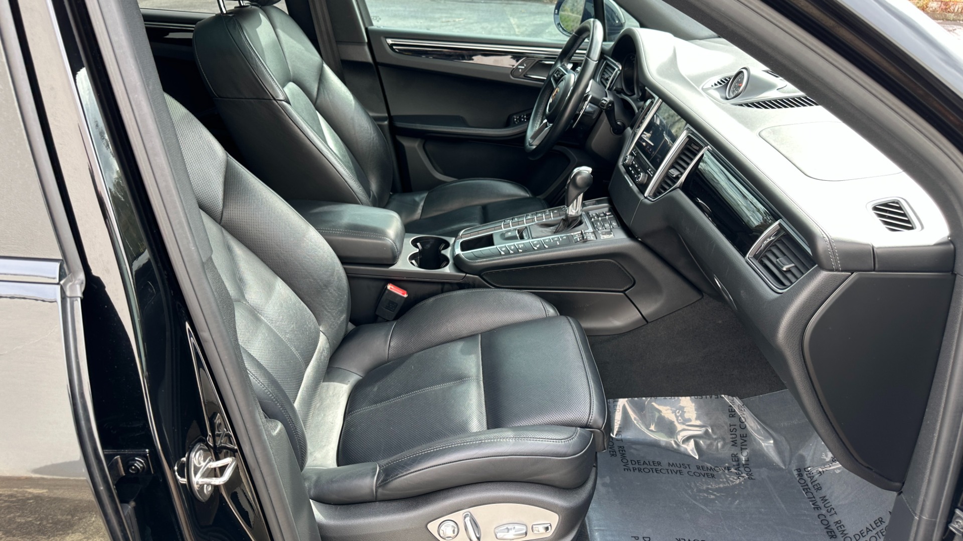 Used 2017 Porsche Macan S / PREMIUM / MACAN S / LEATHER INTERIOR PKG for sale $35,995 at Formula Imports in Charlotte NC 28227 30