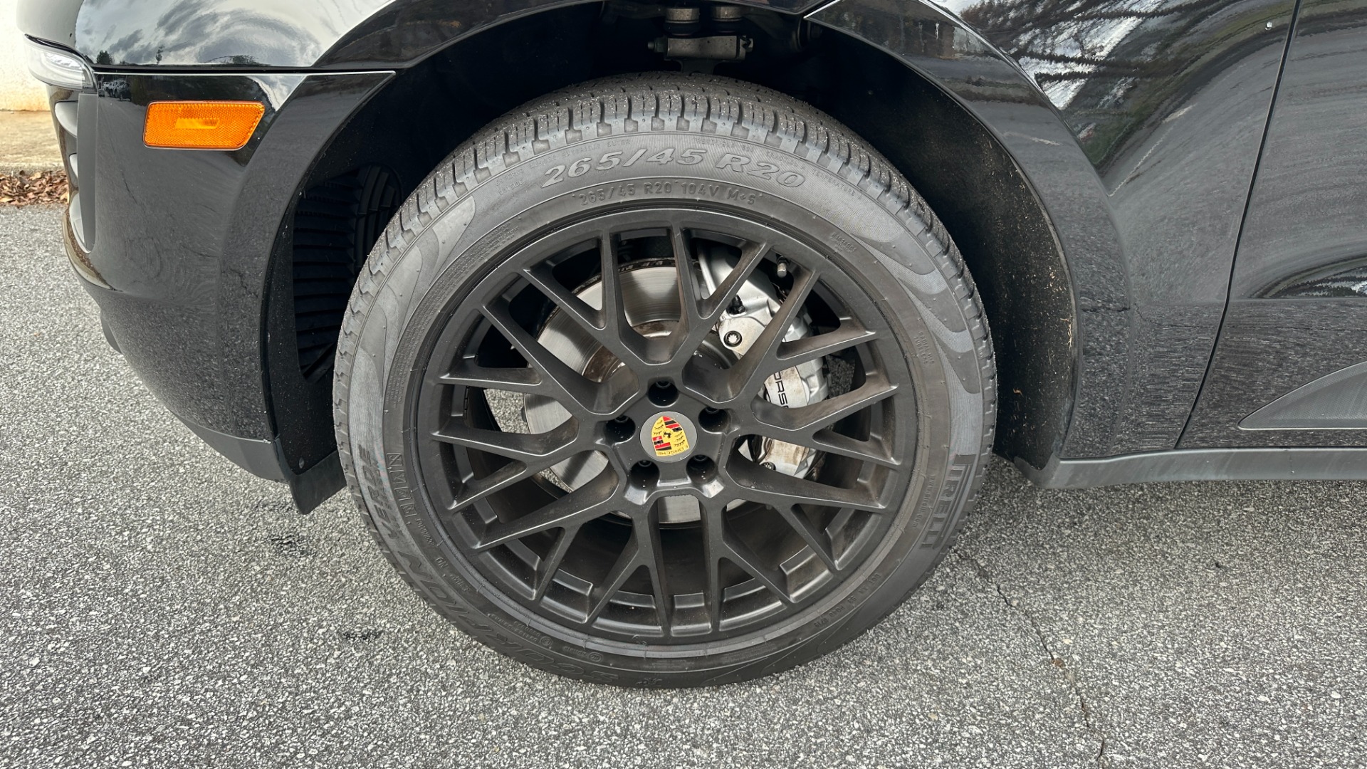 Used 2017 Porsche Macan S / PREMIUM PACKAGE / RS SPYDER WHEELS / CONNECT / HEATED STEERING for sale $38,995 at Formula Imports in Charlotte NC 28227 34