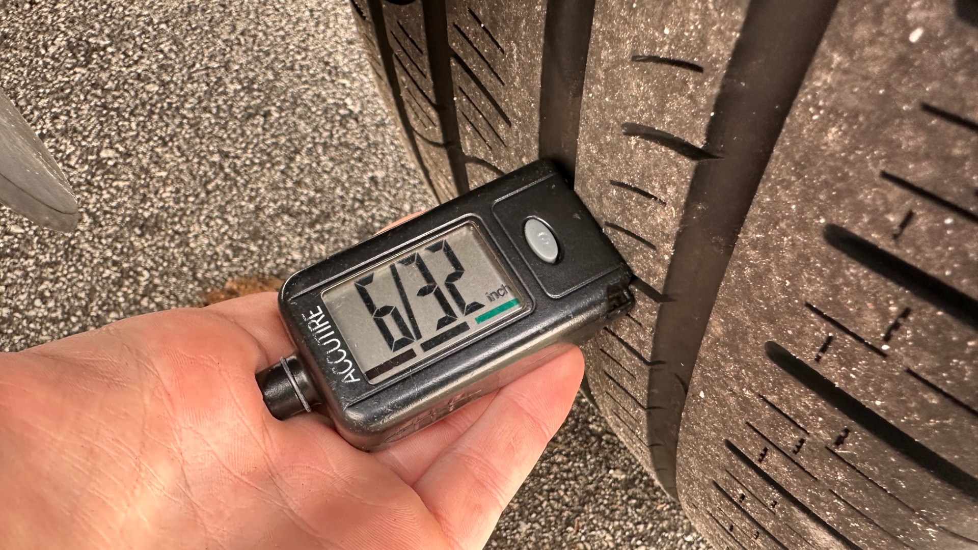Used 2017 Porsche Macan S / PREMIUM PACKAGE / RS SPYDER WHEELS / CONNECT / HEATED STEERING for sale $38,995 at Formula Imports in Charlotte NC 28227 44