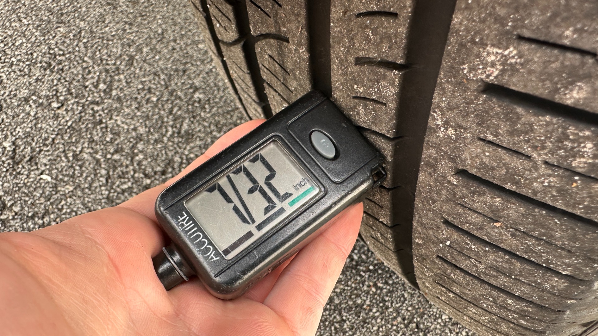 Used 2017 Porsche Macan S / PREMIUM PACKAGE / RS SPYDER WHEELS / CONNECT / HEATED STEERING for sale $38,995 at Formula Imports in Charlotte NC 28227 45