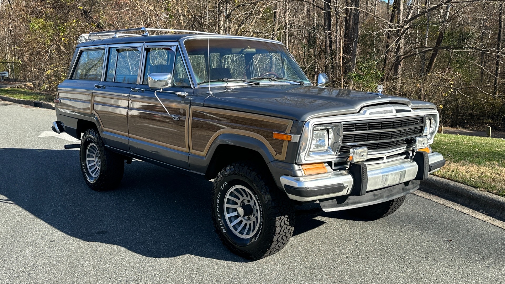 Used 1988 Jeep Grand Wagoneer 5.9L V8 ENGINE / LEATHER AND CLOTH / WOOD SIDING / 4WD for sale $21,995 at Formula Imports in Charlotte NC 28227 2