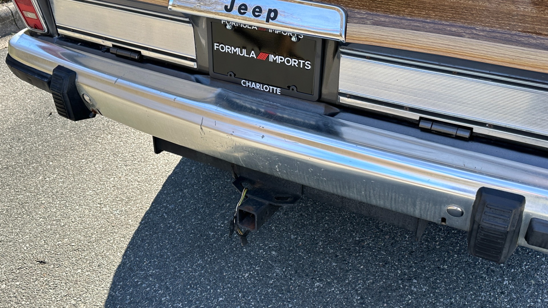 Used 1988 Jeep Grand Wagoneer 5.9L V8 ENGINE / LEATHER AND CLOTH / WOOD SIDING / 4WD for sale Sold at Formula Imports in Charlotte NC 28227 26