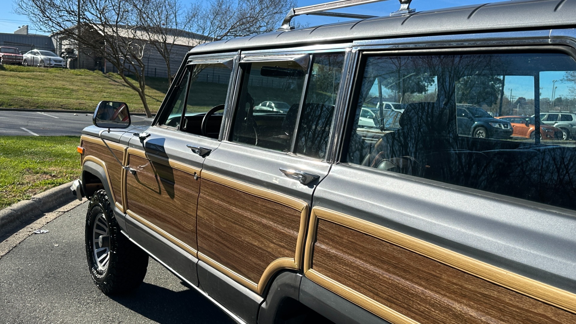 Used 1988 Jeep Grand Wagoneer 5.9L V8 ENGINE / LEATHER AND CLOTH / WOOD SIDING / 4WD for sale Sold at Formula Imports in Charlotte NC 28227 28
