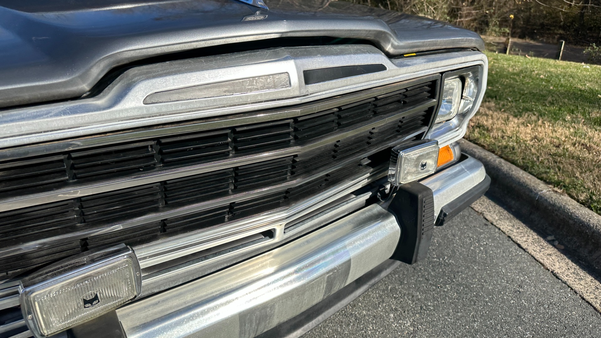 Used 1988 Jeep Grand Wagoneer 5.9L V8 ENGINE / LEATHER AND CLOTH / WOOD SIDING / 4WD for sale $21,995 at Formula Imports in Charlotte NC 28227 32