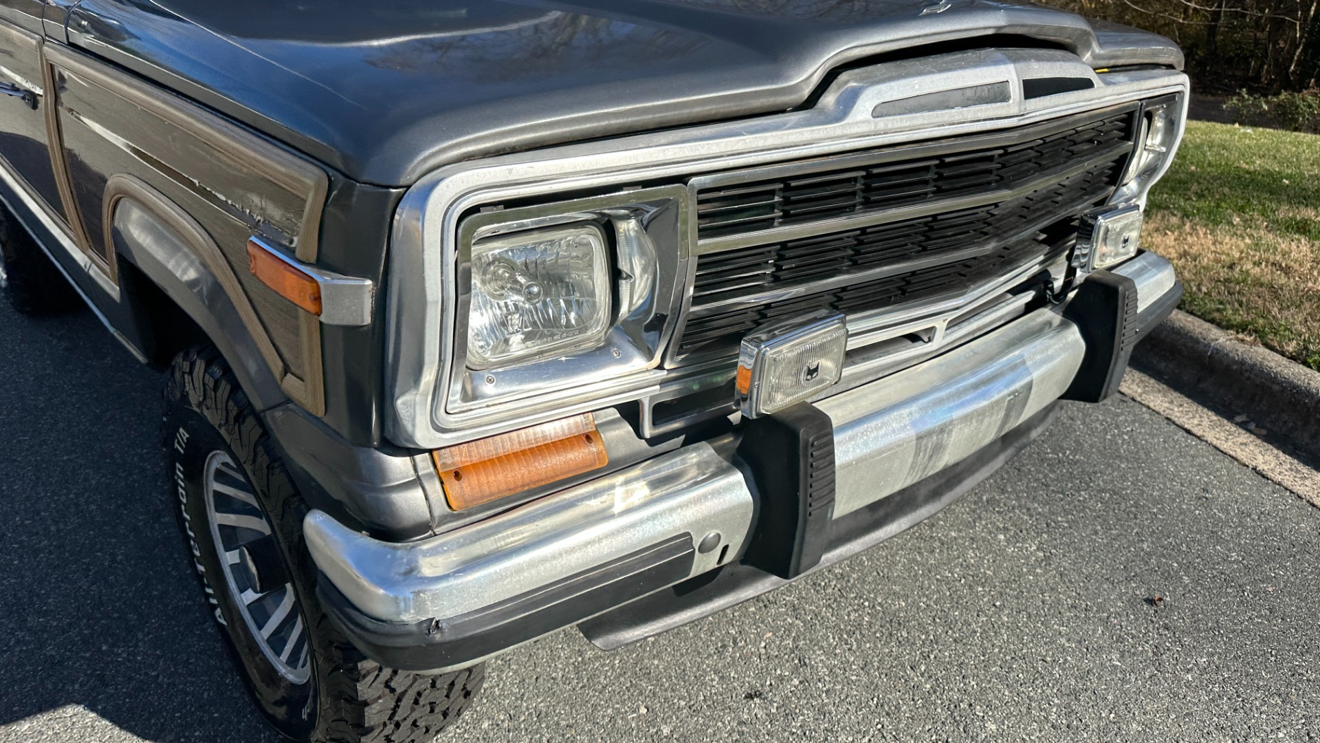 Used 1988 Jeep Grand Wagoneer 5.9L V8 ENGINE / LEATHER AND CLOTH / WOOD SIDING / 4WD for sale $21,995 at Formula Imports in Charlotte NC 28227 33