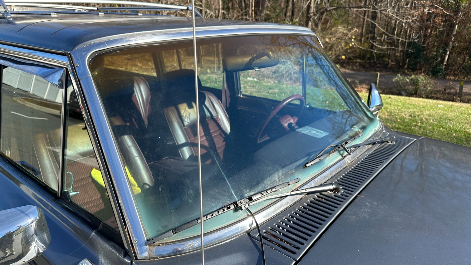 Used 1988 Jeep Grand Wagoneer 5.9L V8 ENGINE / LEATHER AND CLOTH / WOOD SIDING / 4WD for sale Sold at Formula Imports in Charlotte NC 28227 35
