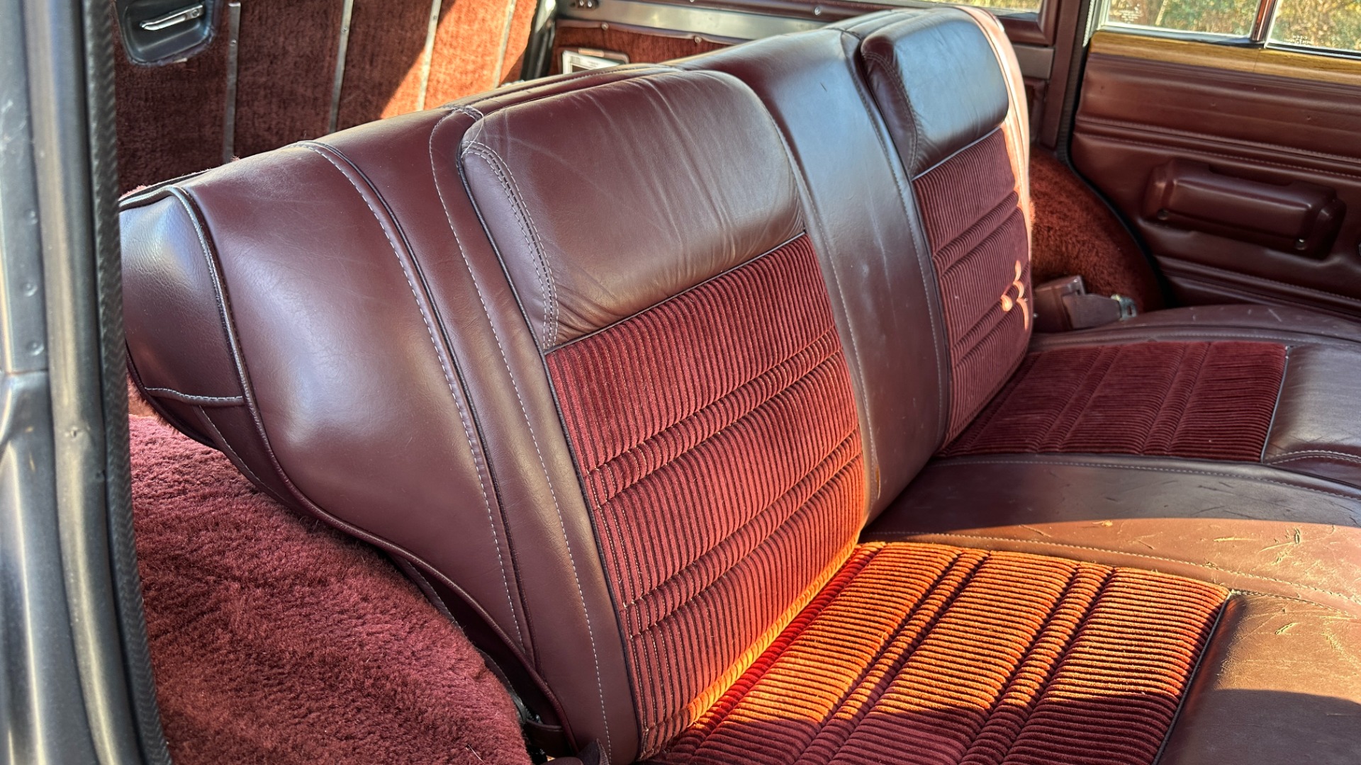 Used 1988 Jeep Grand Wagoneer 5.9L V8 ENGINE / LEATHER AND CLOTH / WOOD SIDING / 4WD for sale $21,995 at Formula Imports in Charlotte NC 28227 46