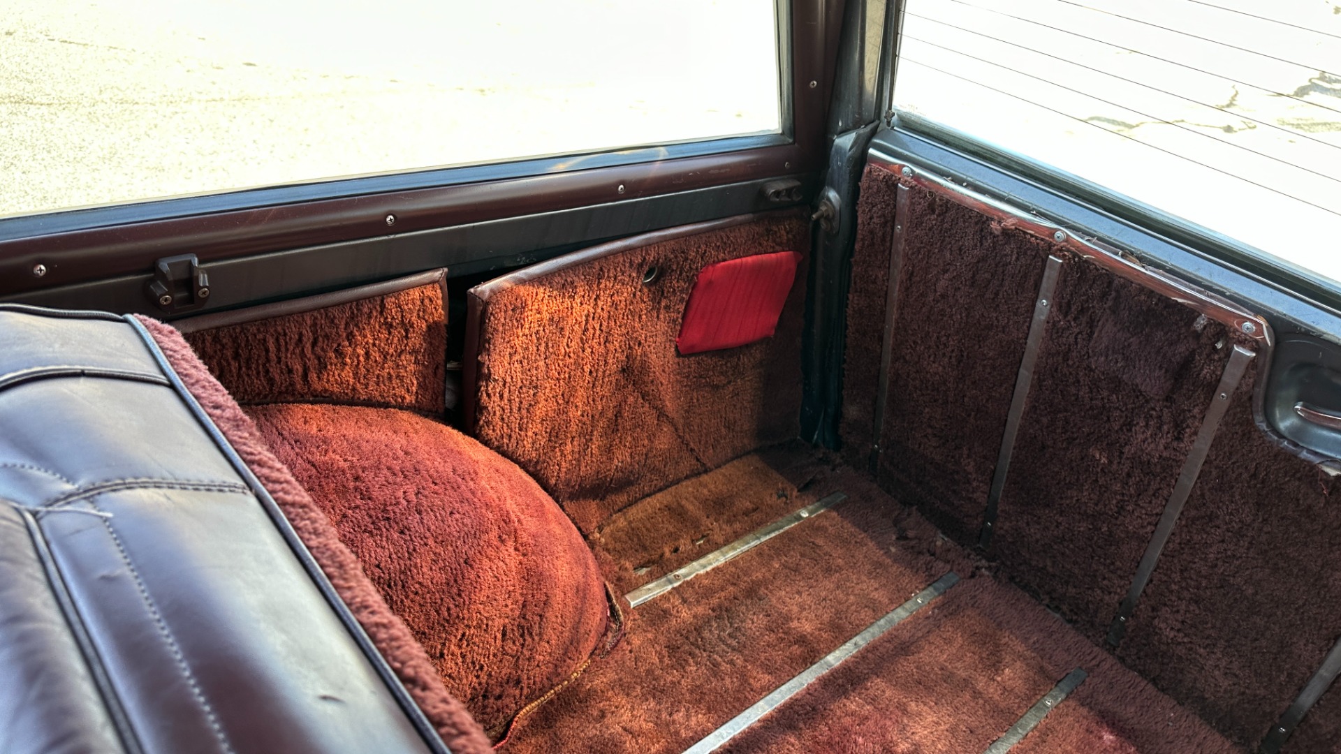 Used 1988 Jeep Grand Wagoneer 5.9L V8 ENGINE / LEATHER AND CLOTH / WOOD SIDING / 4WD for sale Sold at Formula Imports in Charlotte NC 28227 49